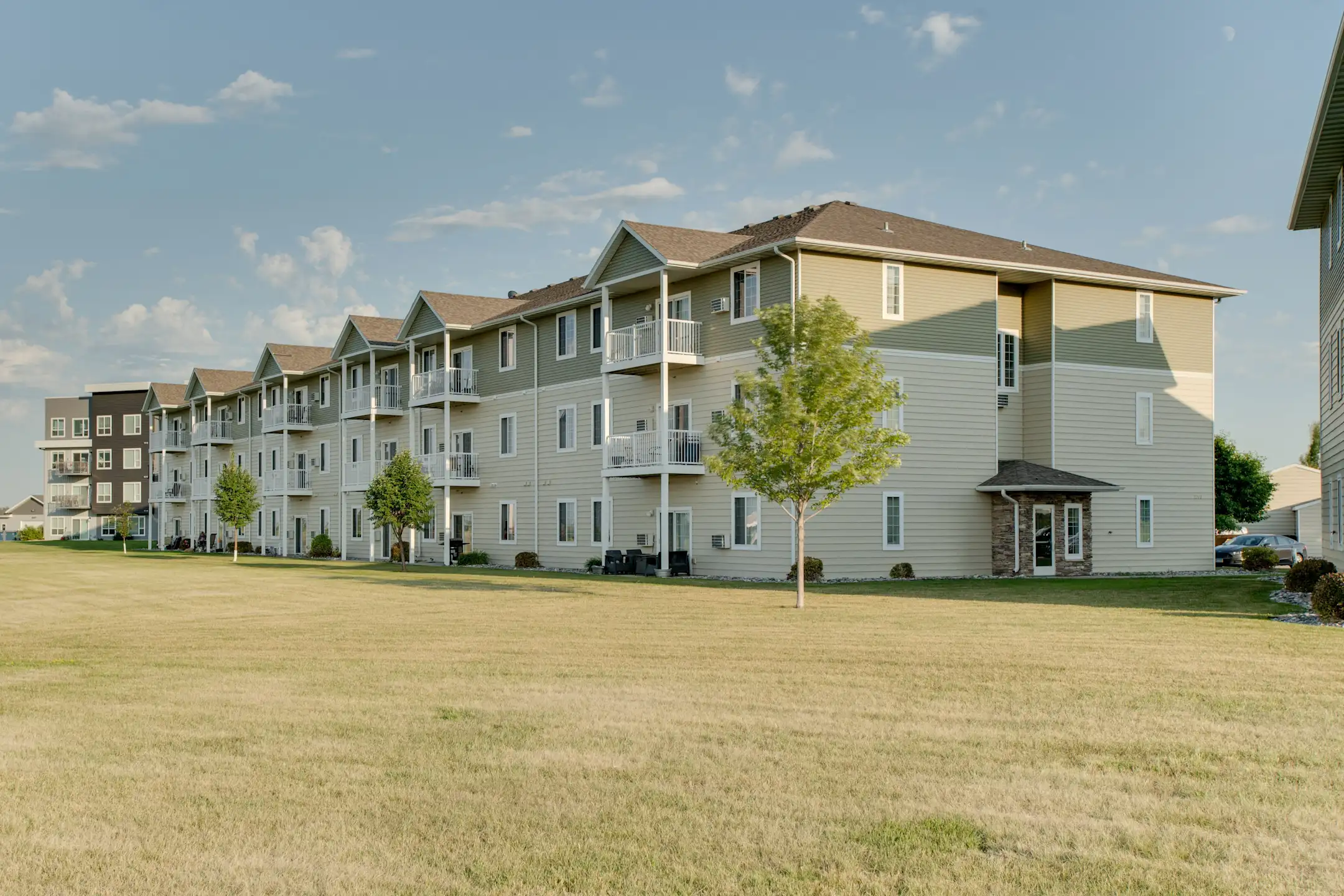 Lakestone Apartments 2720 36th St S Moorhead, MN Apartments for