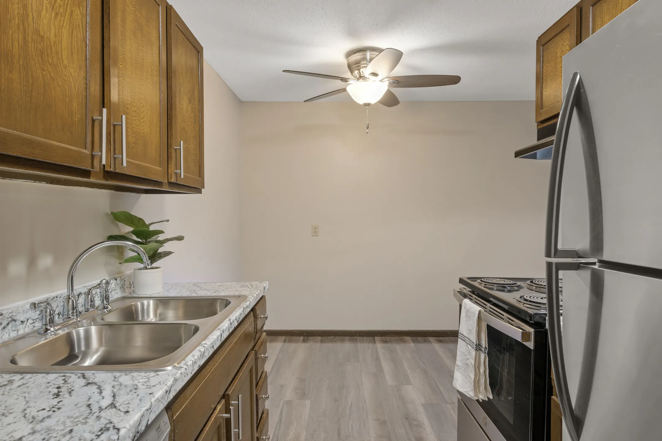 Eastgate Apartments 6048 Upper 51st St N Oakdale, MN Apartments for