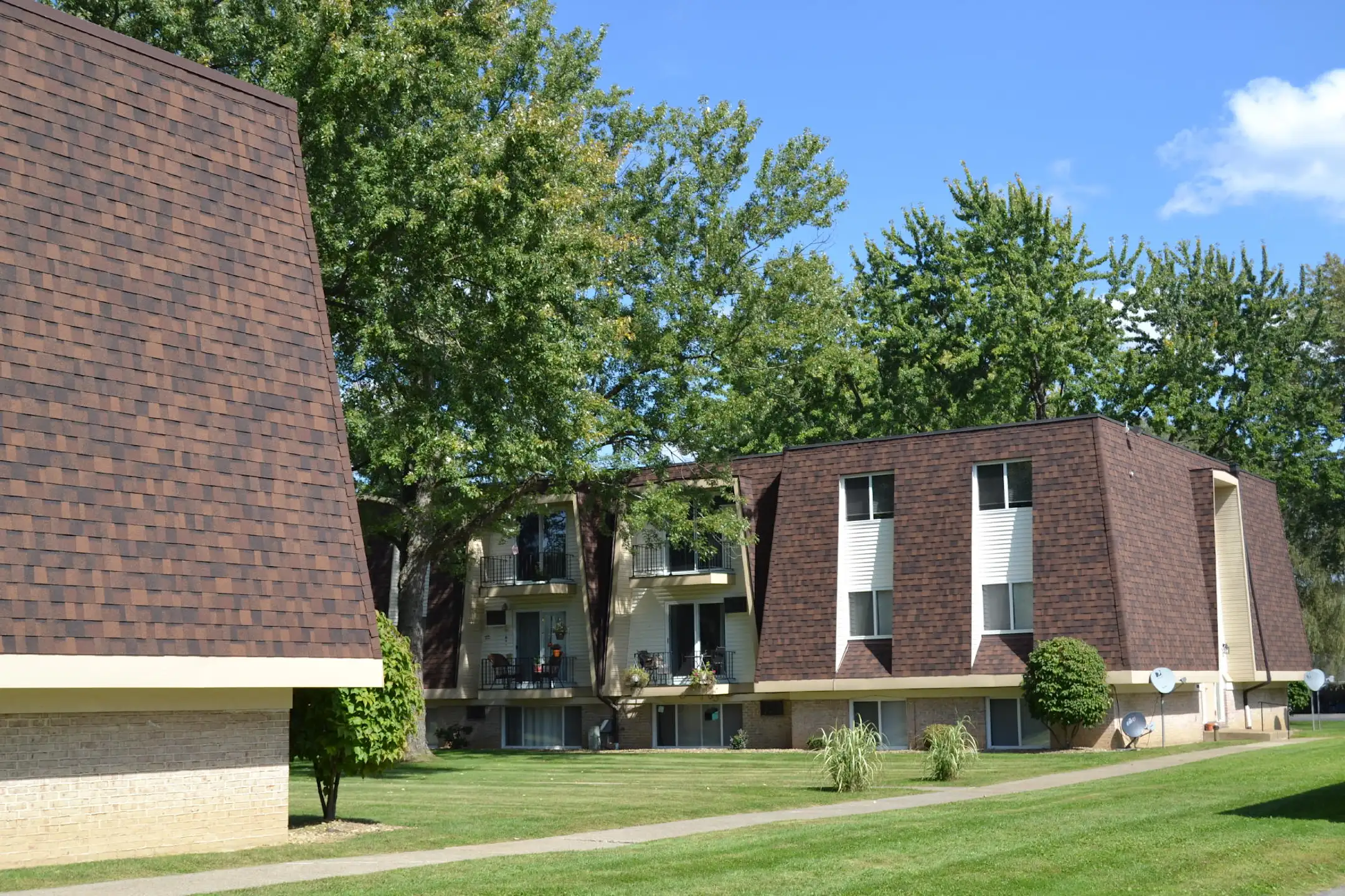Penn Grove Colony Apartments 1440 Carrie Way Grove City, PA