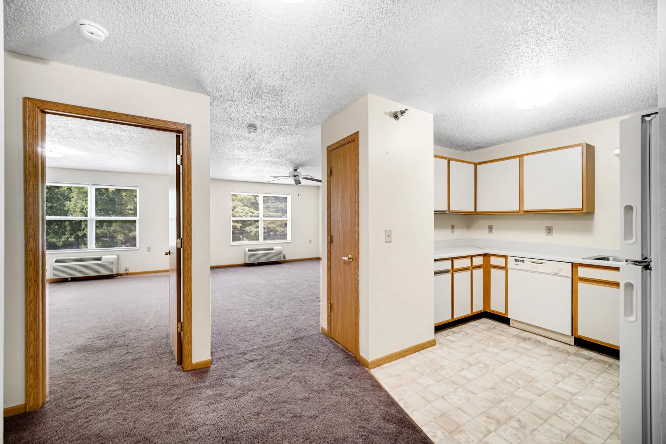 Kirby Manor Apartments 402 W 14th St Hobart, IN Apartments for Rent