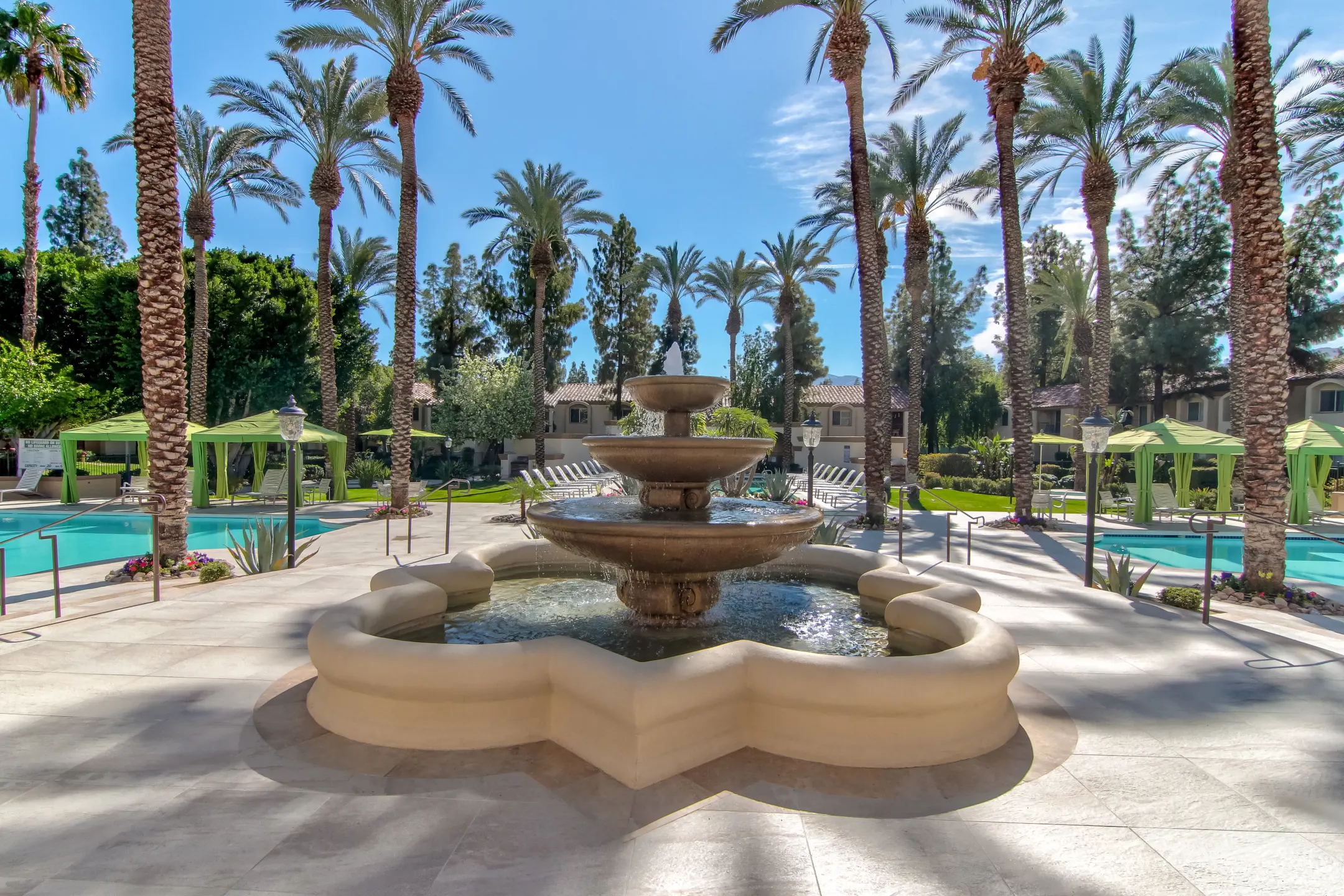 Courtyard - The Regent - Palm Desert, CA