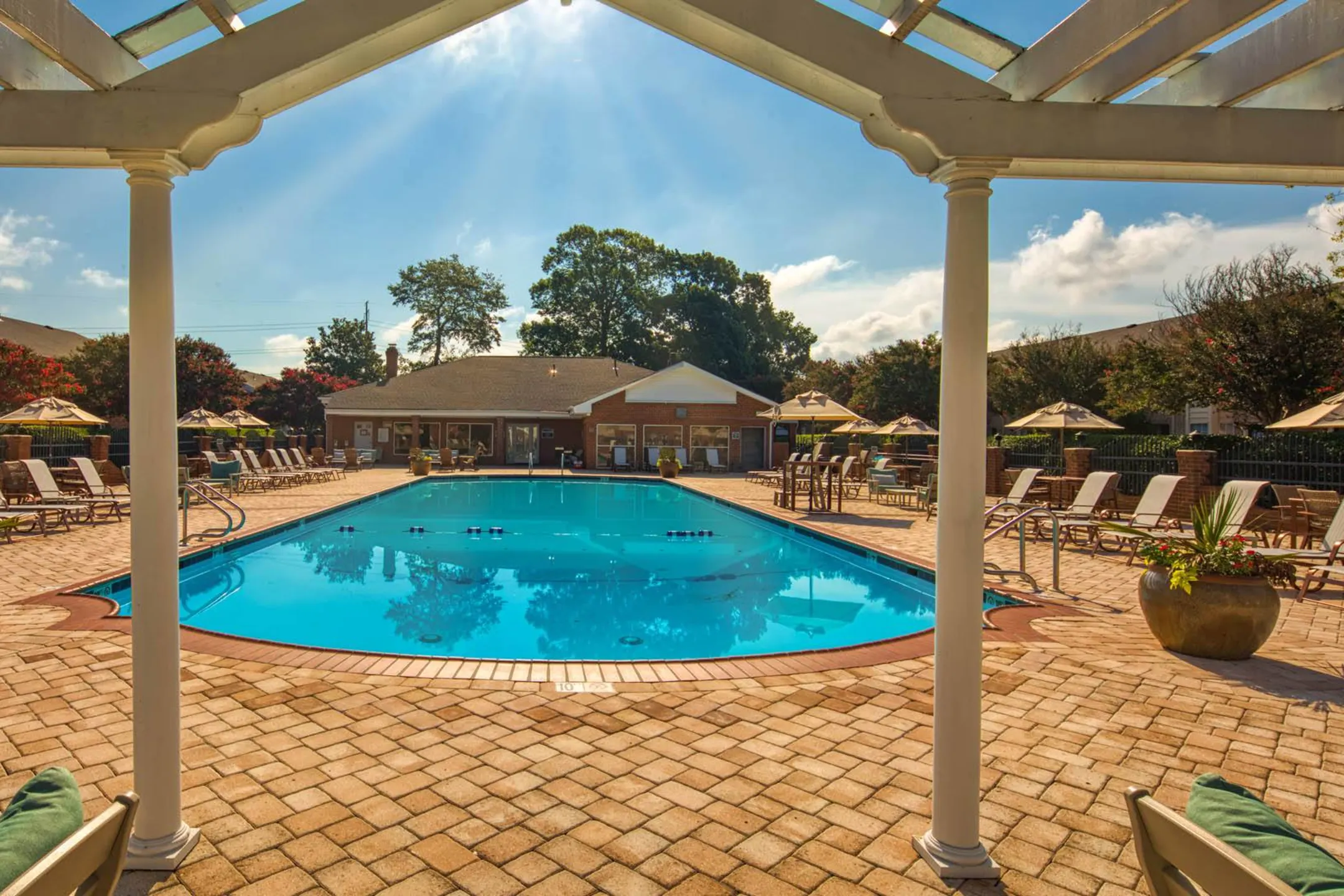 Holly Point 2540 Holly Point Blvd Chesapeake, VA Apartments for