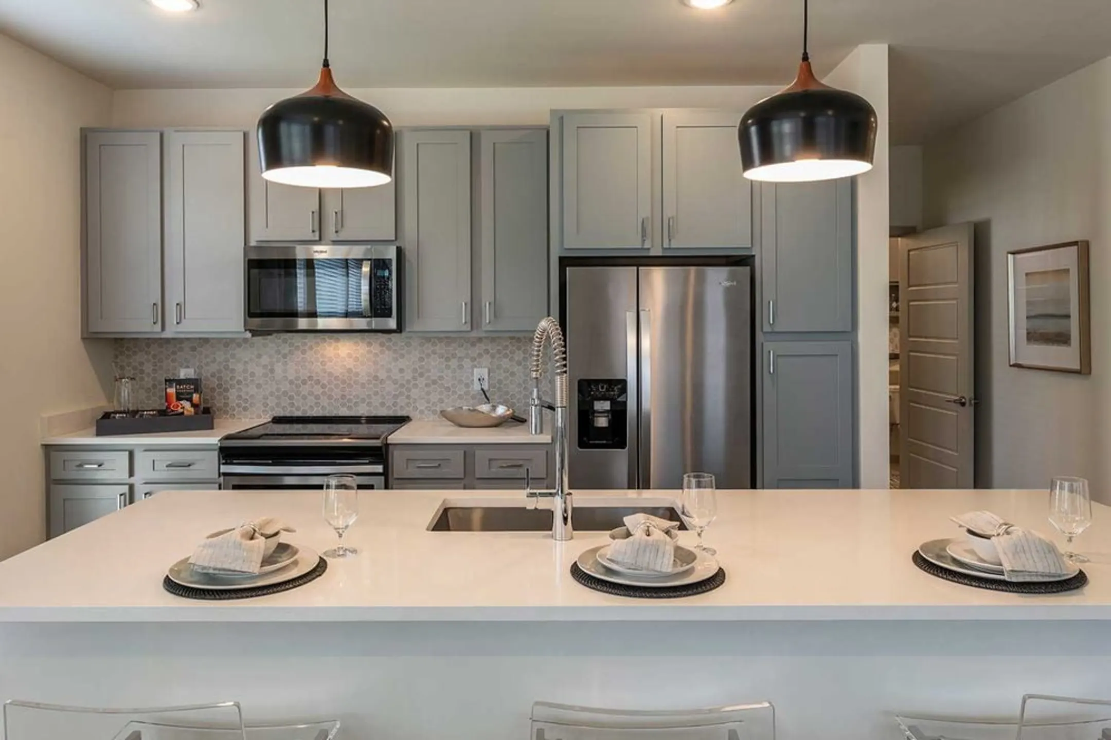 Avalon Arundel Crossing 820 Concorde Circle Linthicum Heights, MD