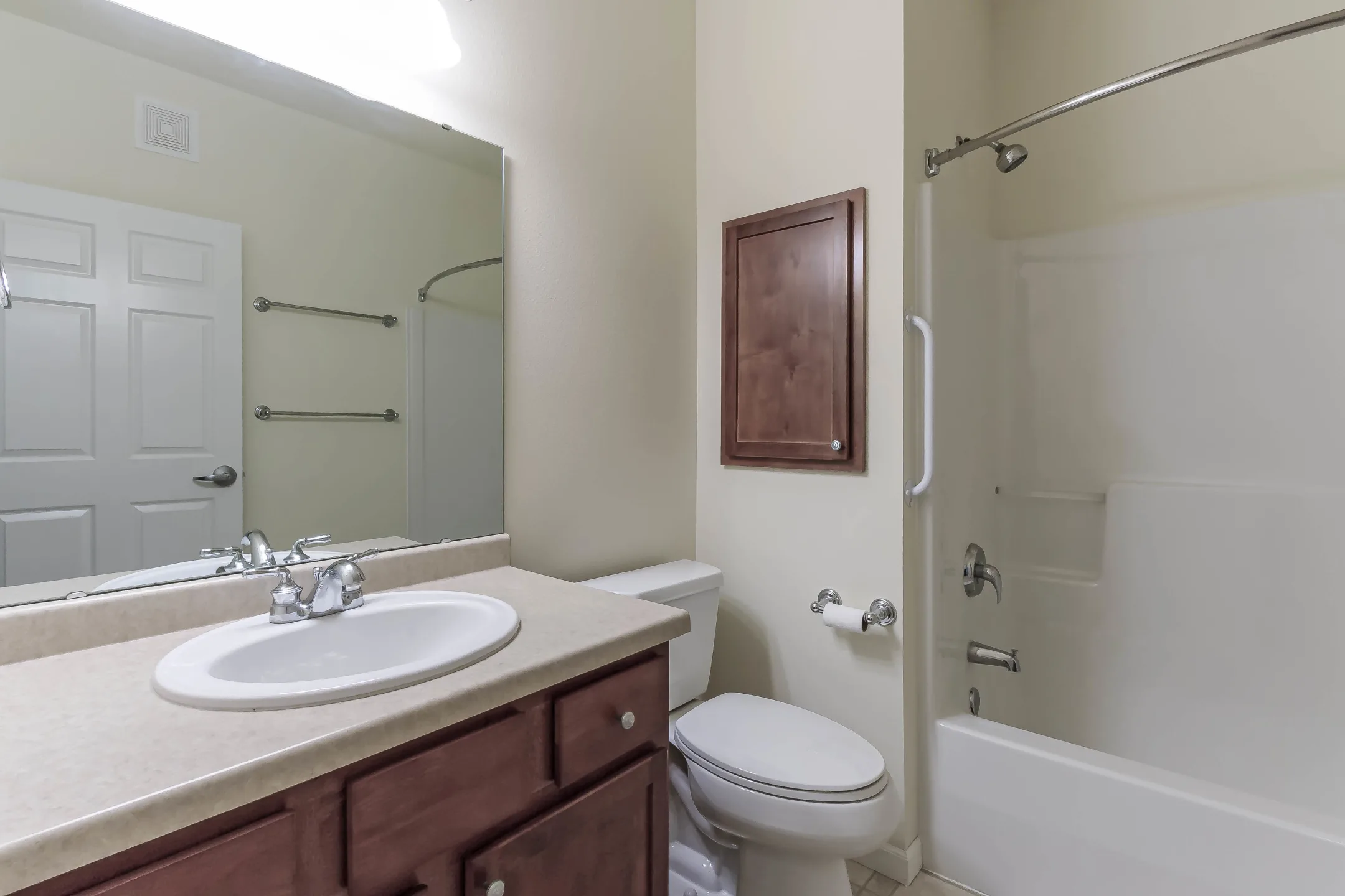 Bathroom - HighPointe Apartments - Fargo, ND