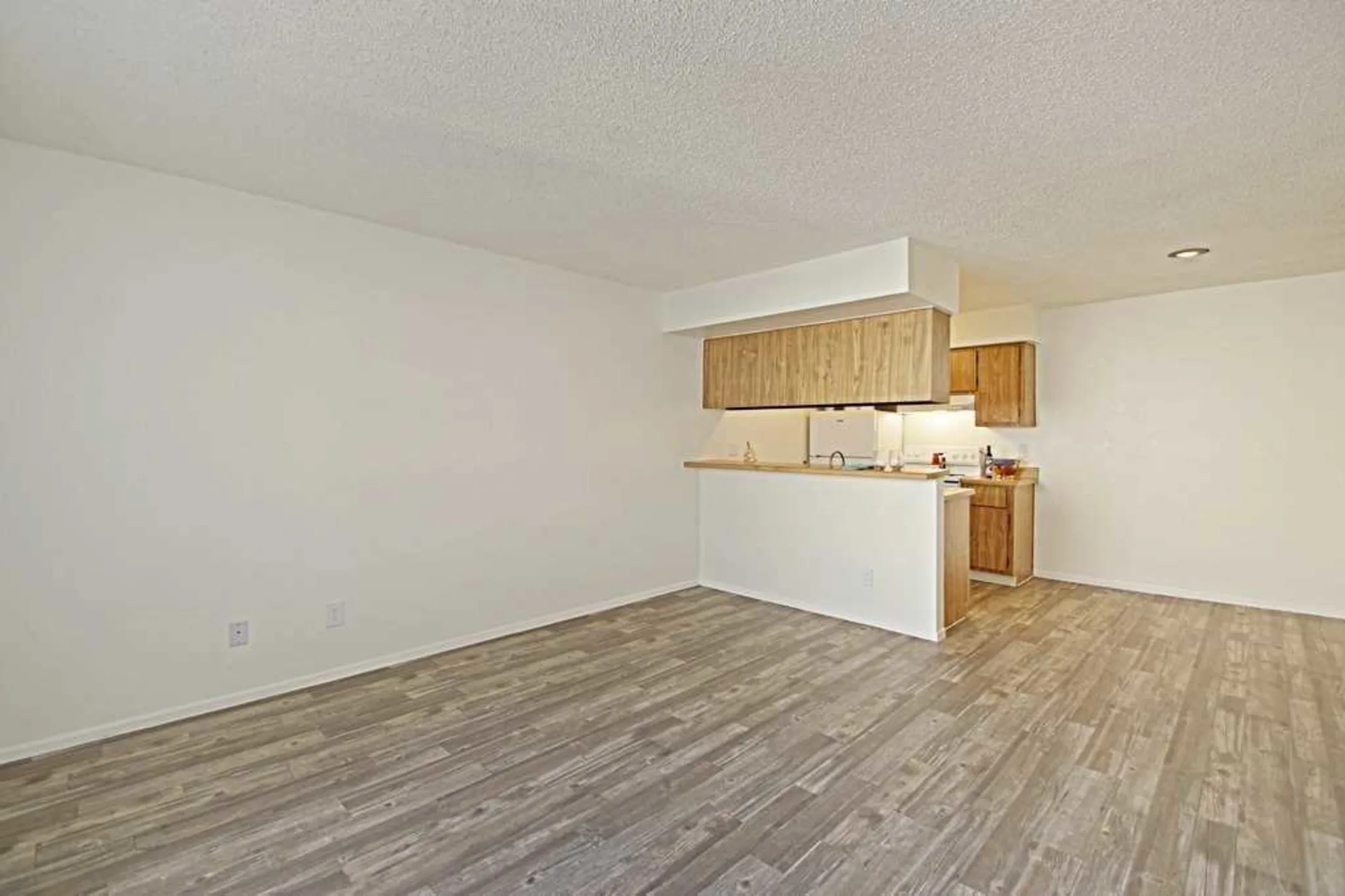 Living Room - Mountain View Apartments - Avondale, AZ