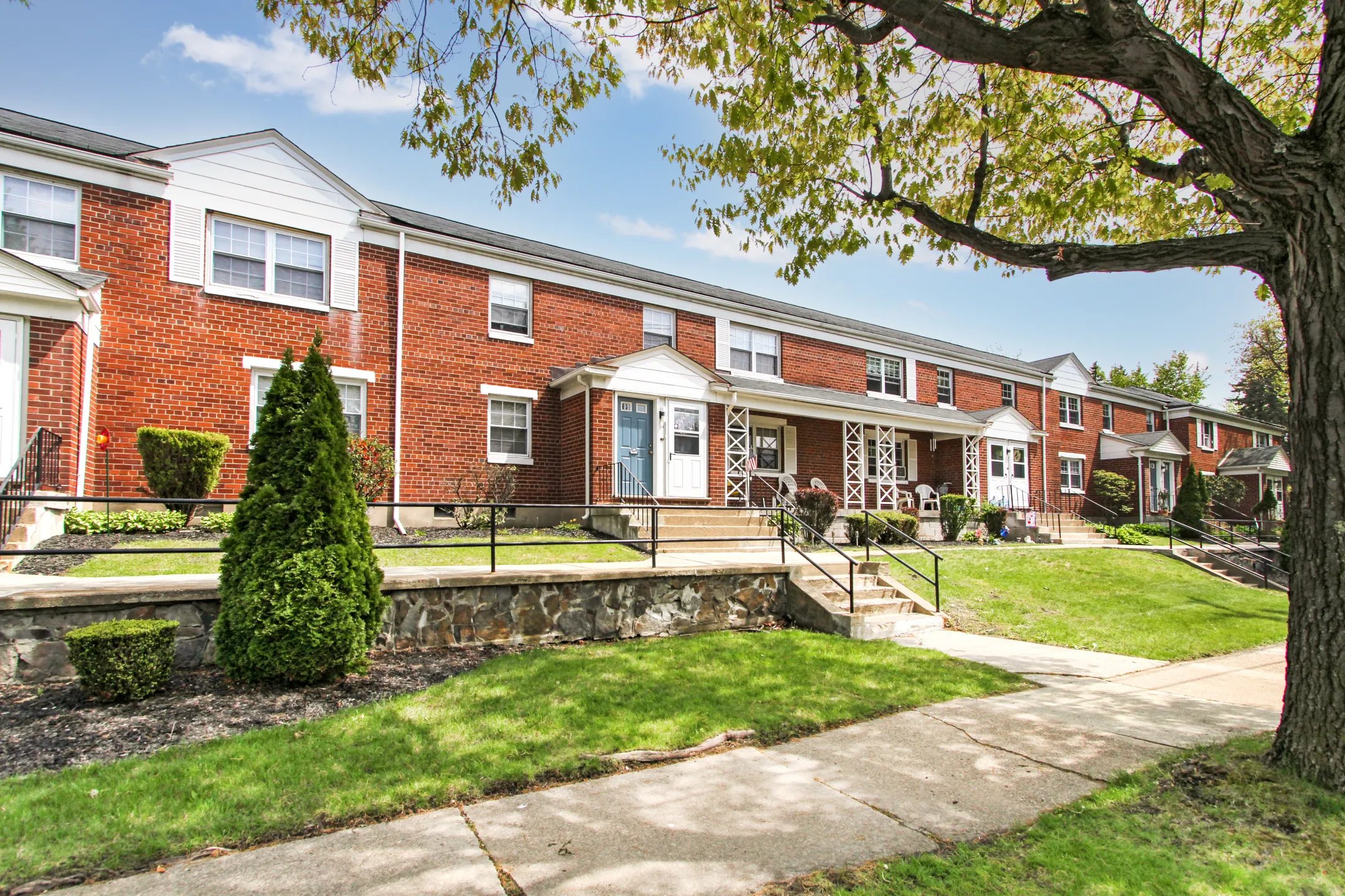 Oakmont Park Apartments - Scranton, PA 18505