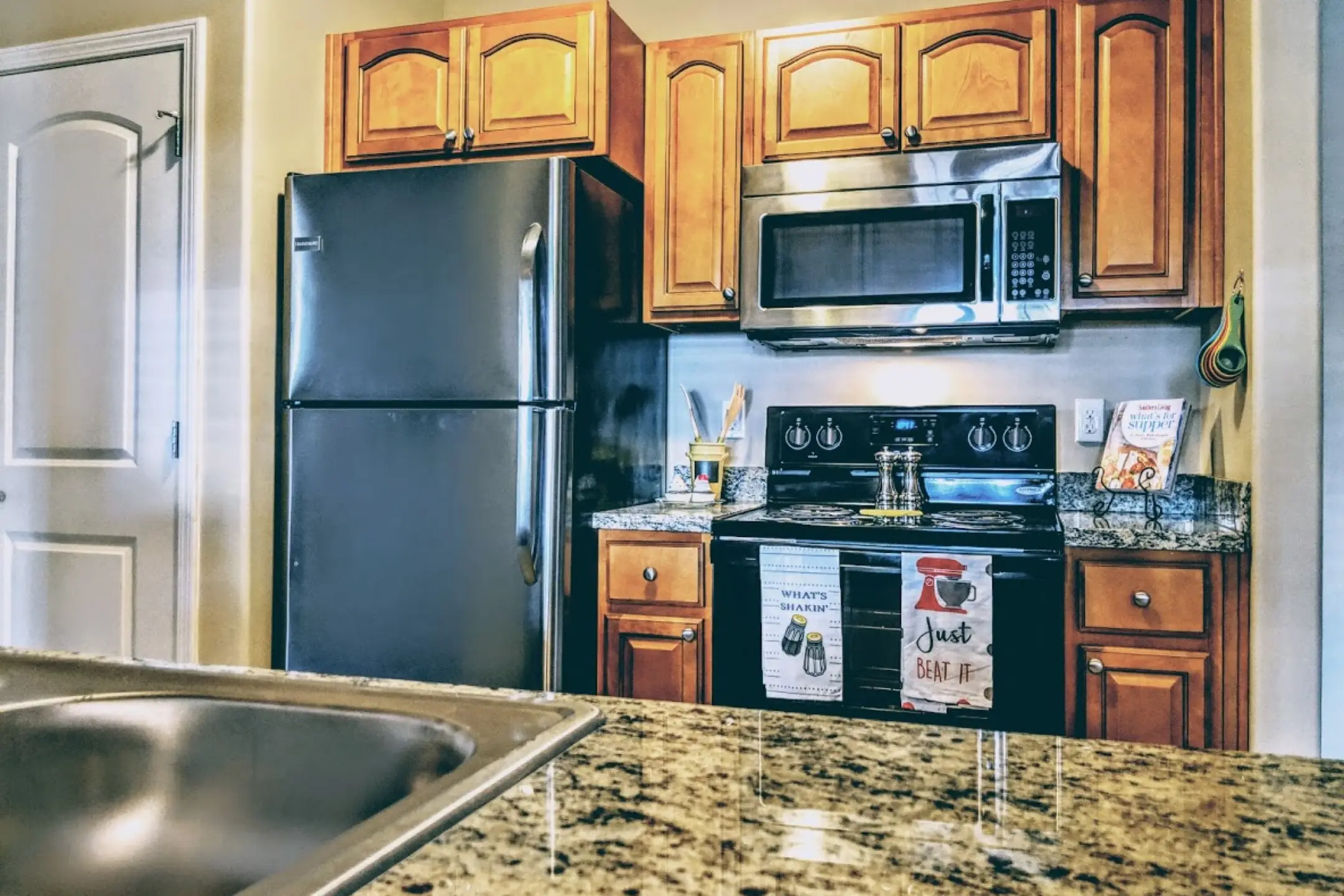 The Charleston Apartments Apartments Cordova, TN 38016