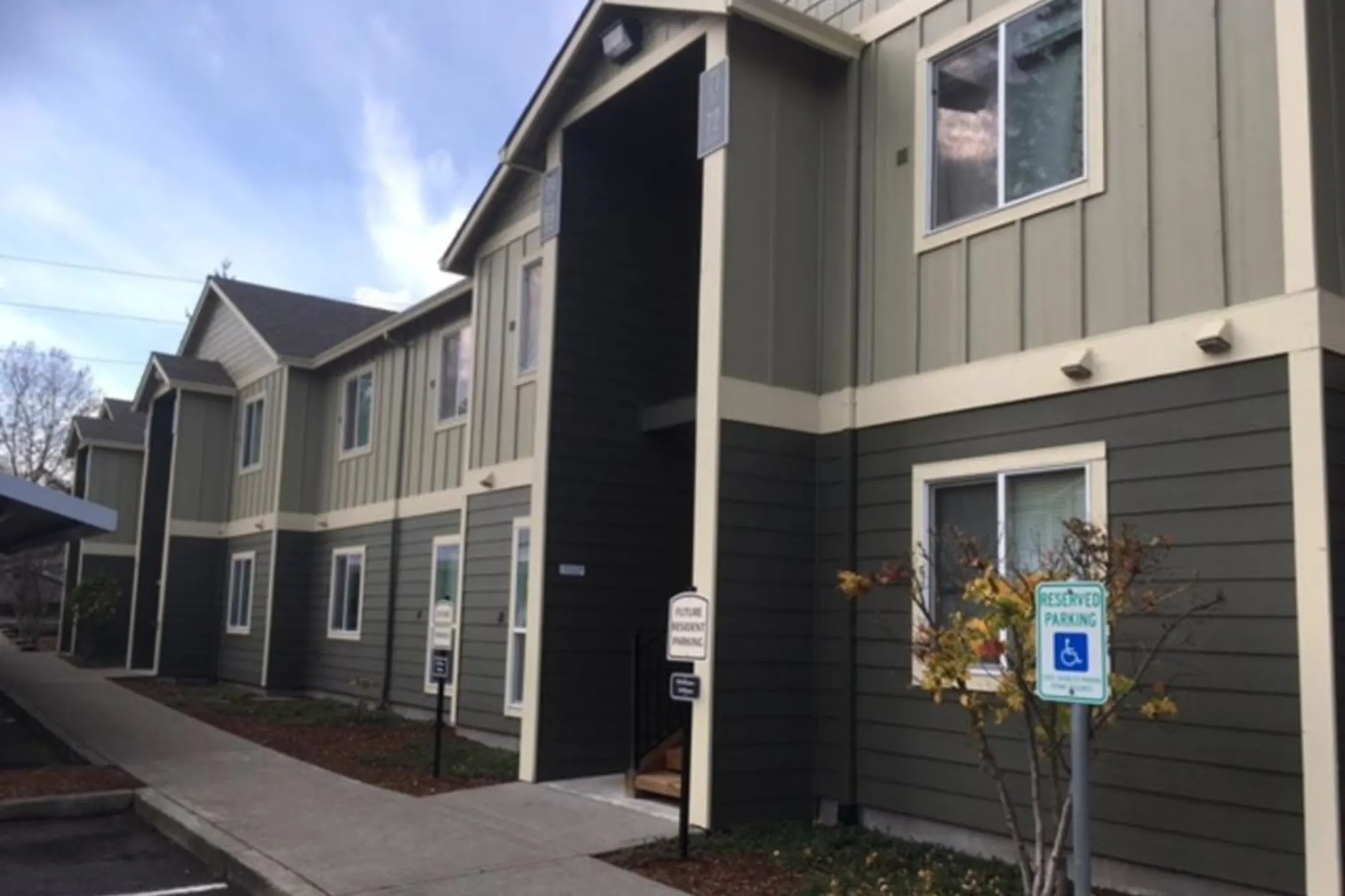 Evergreen Village Apartments - Vancouver, WA 98684