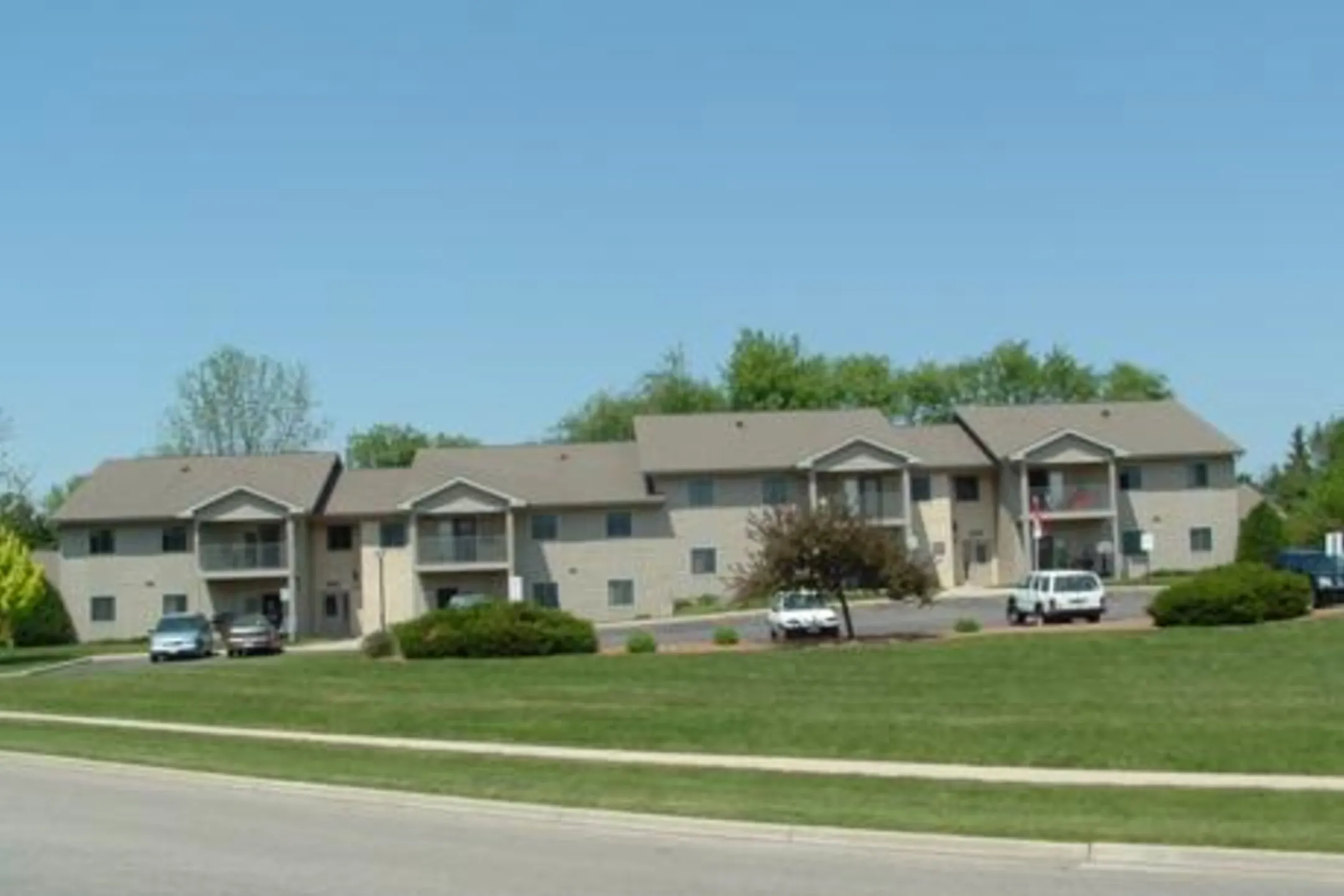 Wall Street Apartments Apartments Janesville, WI 53548