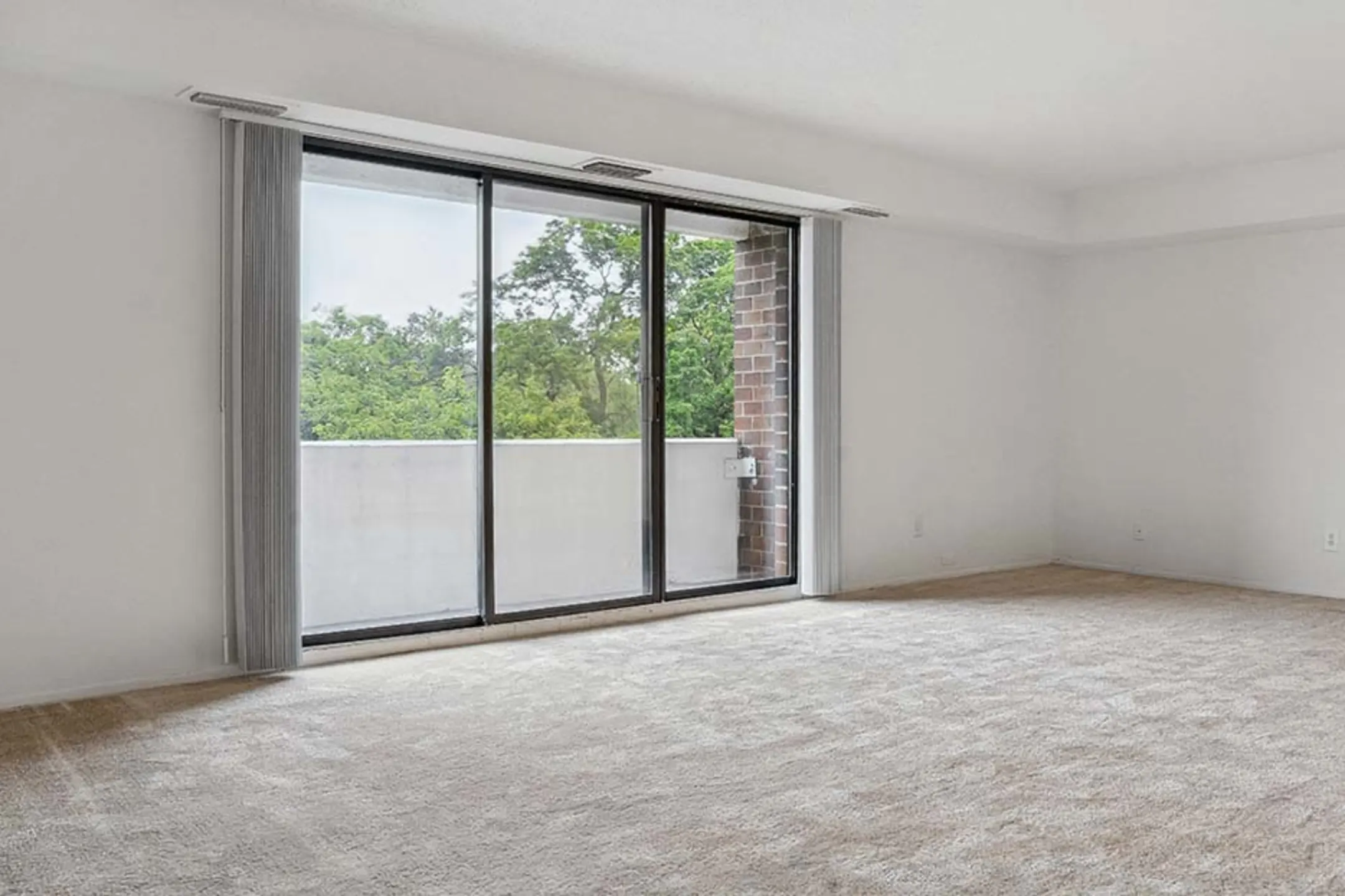 Claymoor Luxury Apartments Apartments Southfield, MI 48034