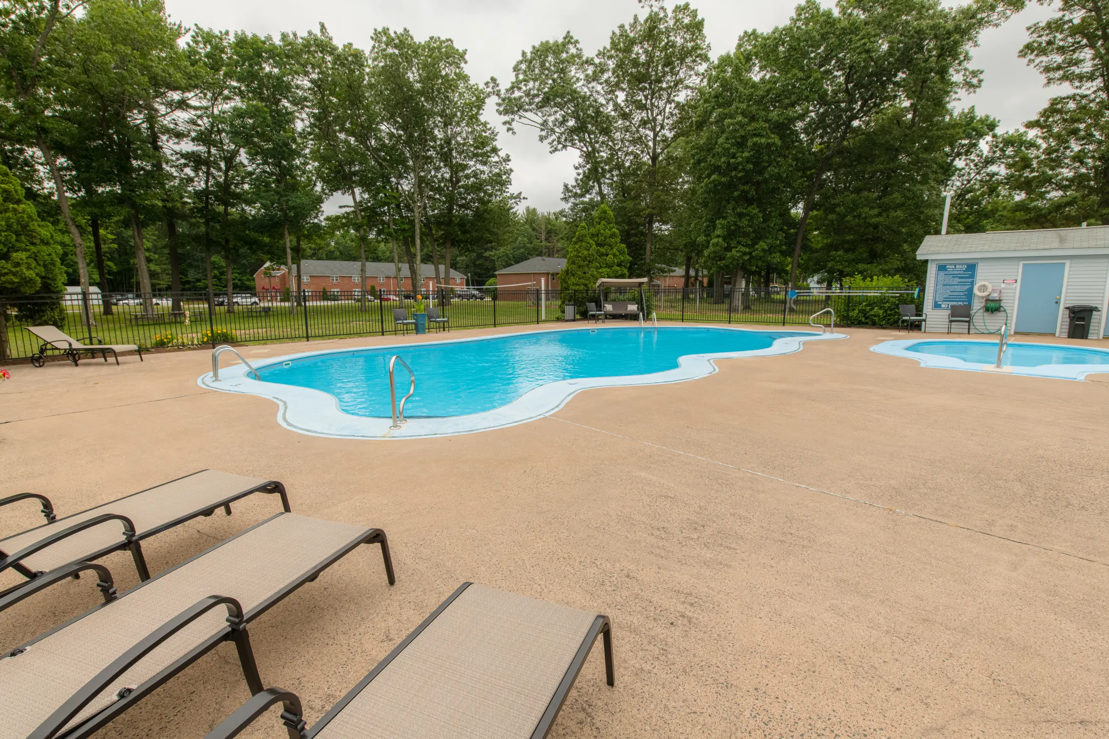 Lakewood Village Apartments Apartments - Southwick, MA 01077