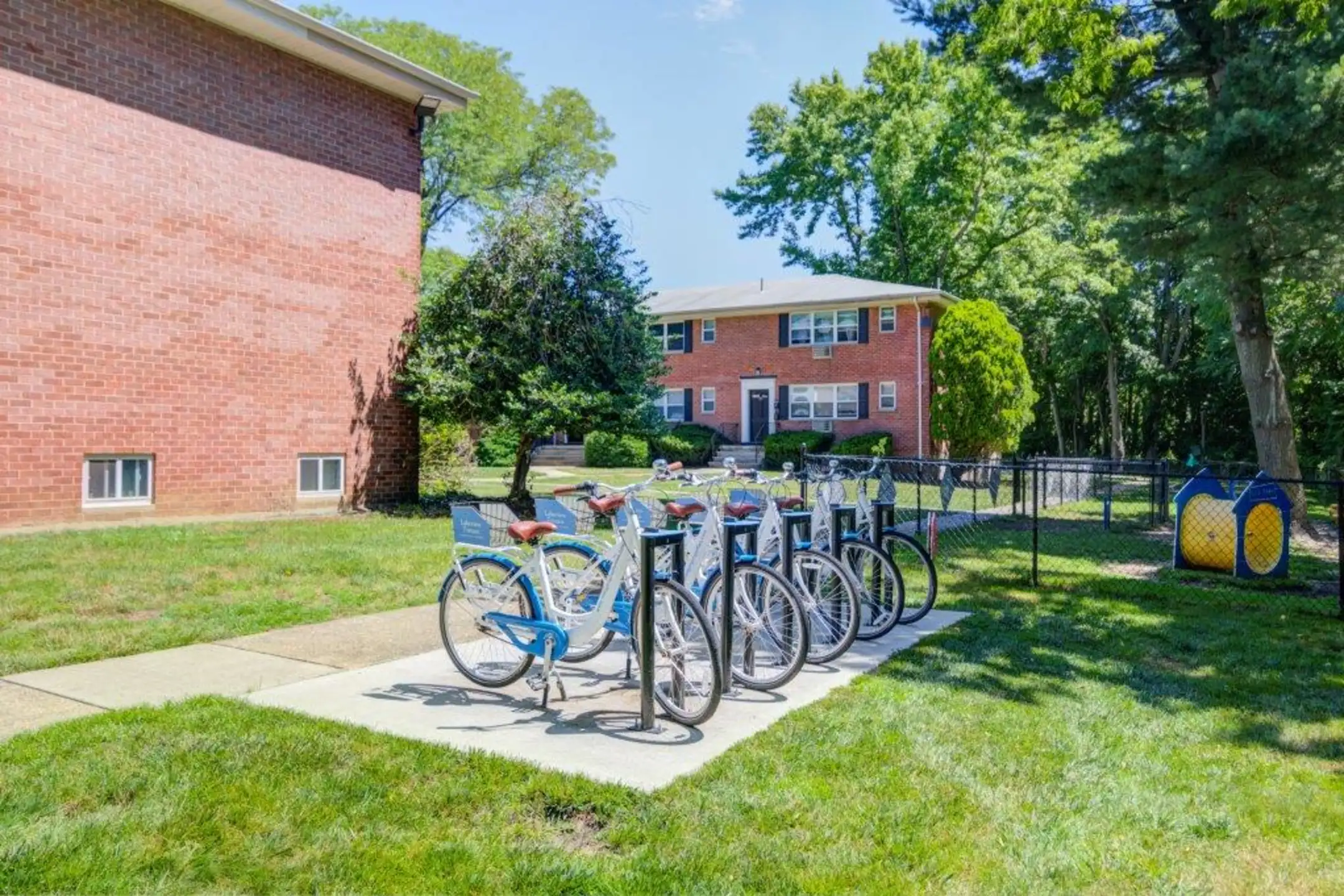 lakeview-terrace-29-lakeview-terrace-eatontown-nj-apartments-for