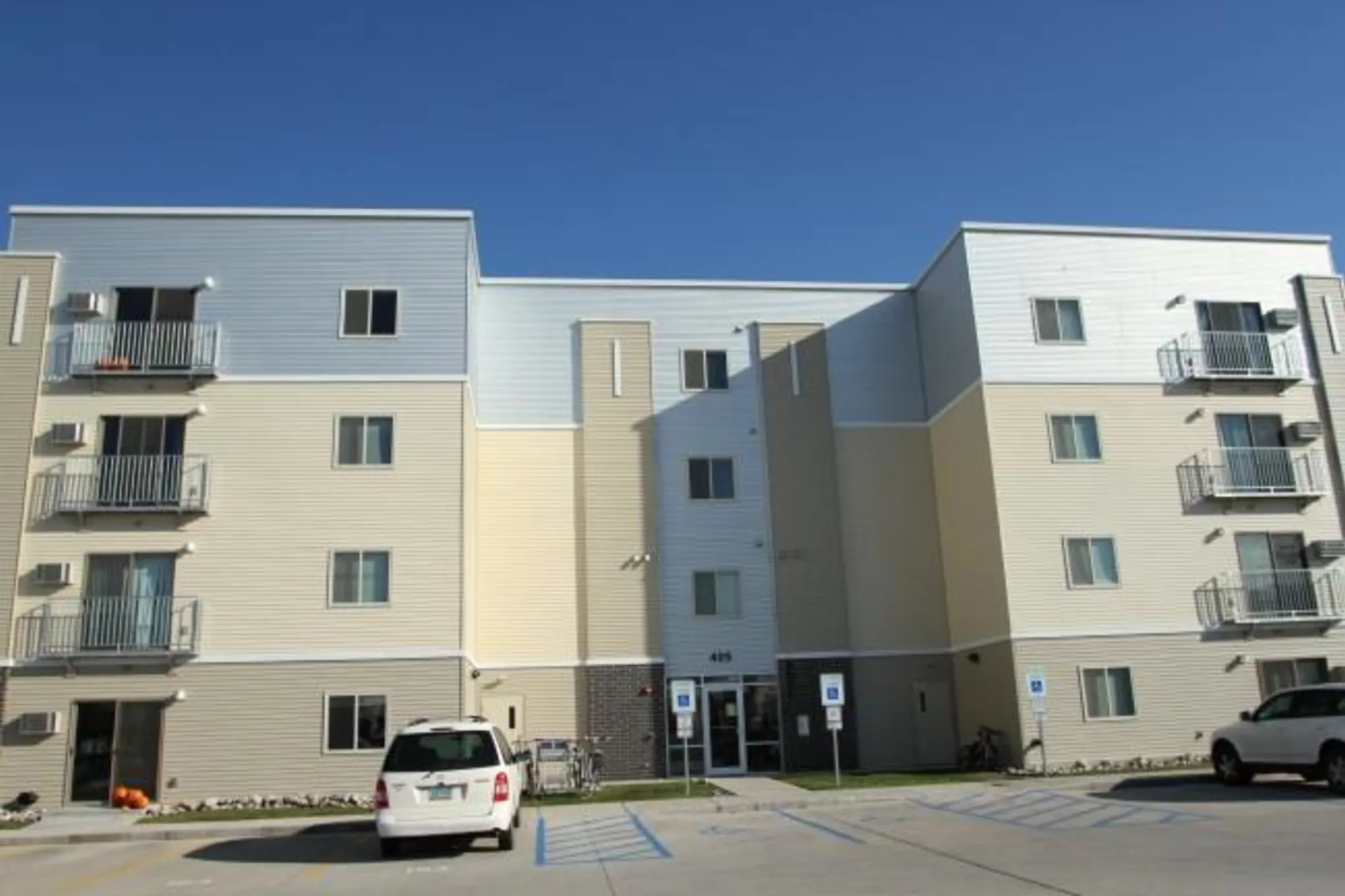 Campus Place 1 6 Apartments Grand Forks ND 58203   25532863068638f477e5e7fe1101777d