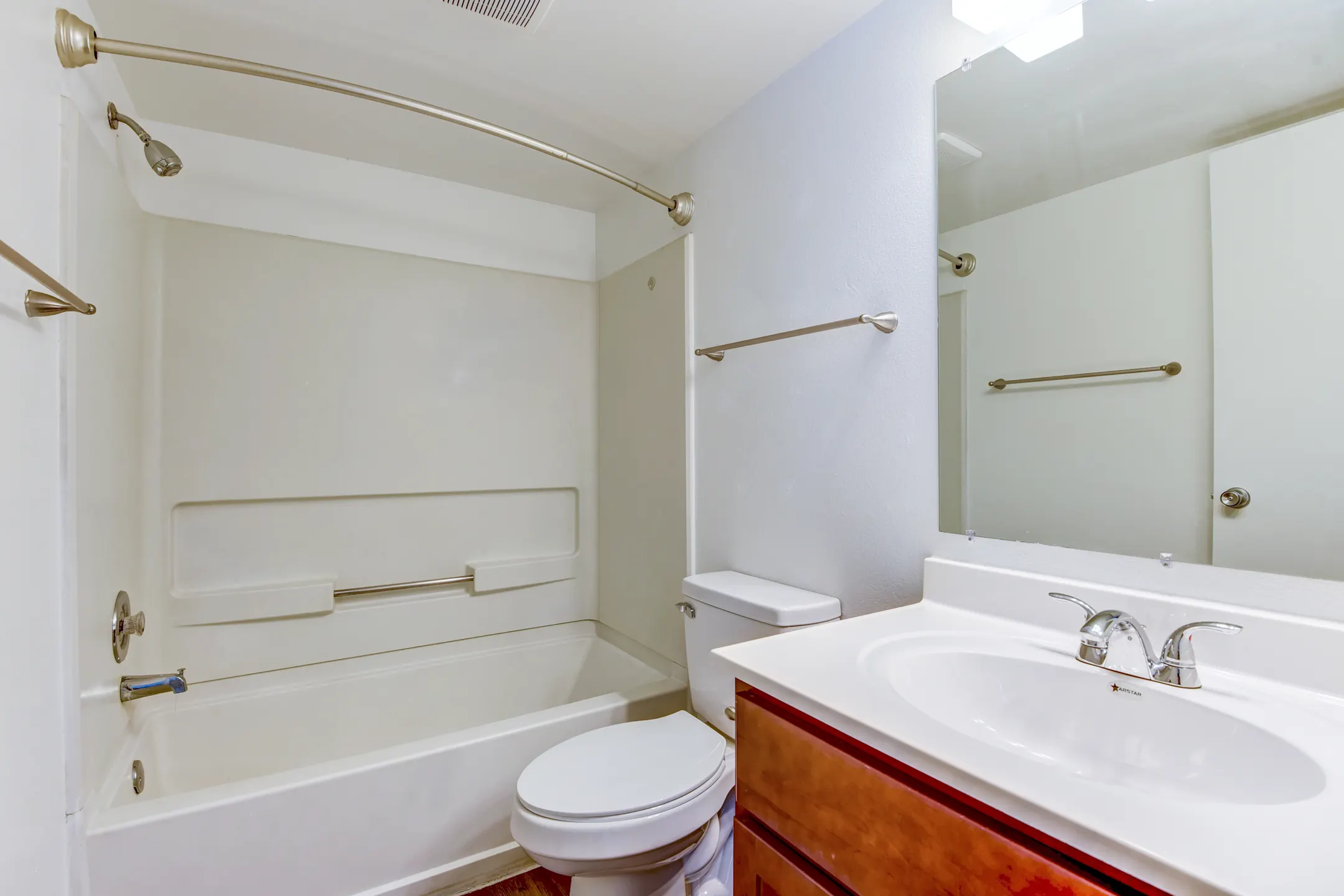 Bathroom - Aaron Lake Apartments - Bradenton, FL