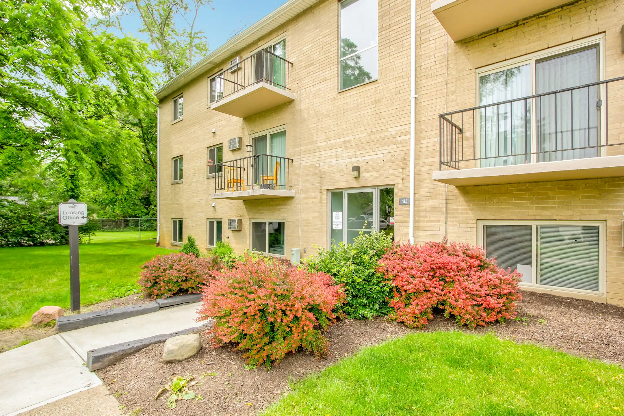 Westwood Apartments 411 Lafayette Rd Medina, OH Apartments for Rent