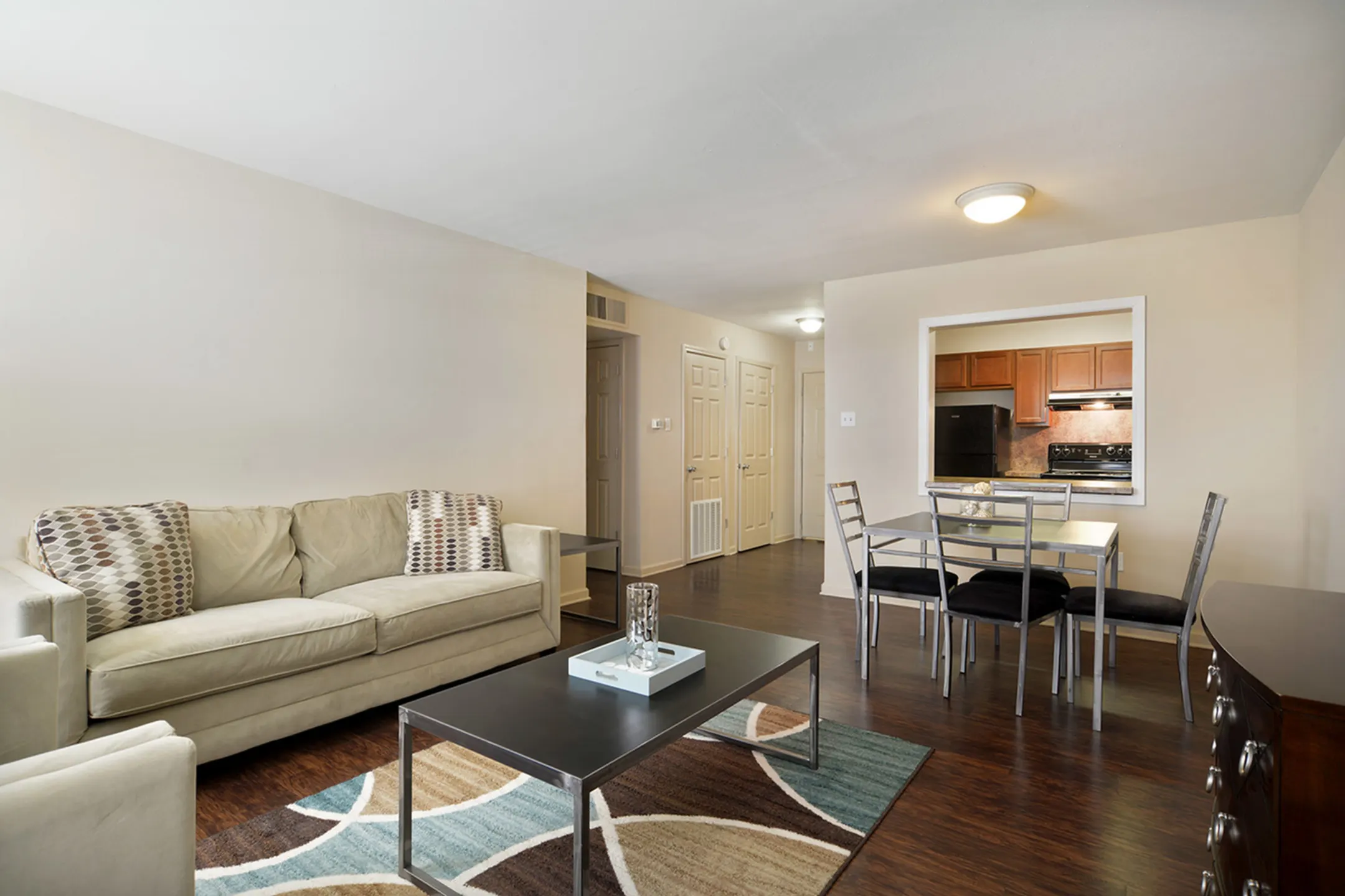 Savoy Plaza Apartments Baton Rouge, LA 70806