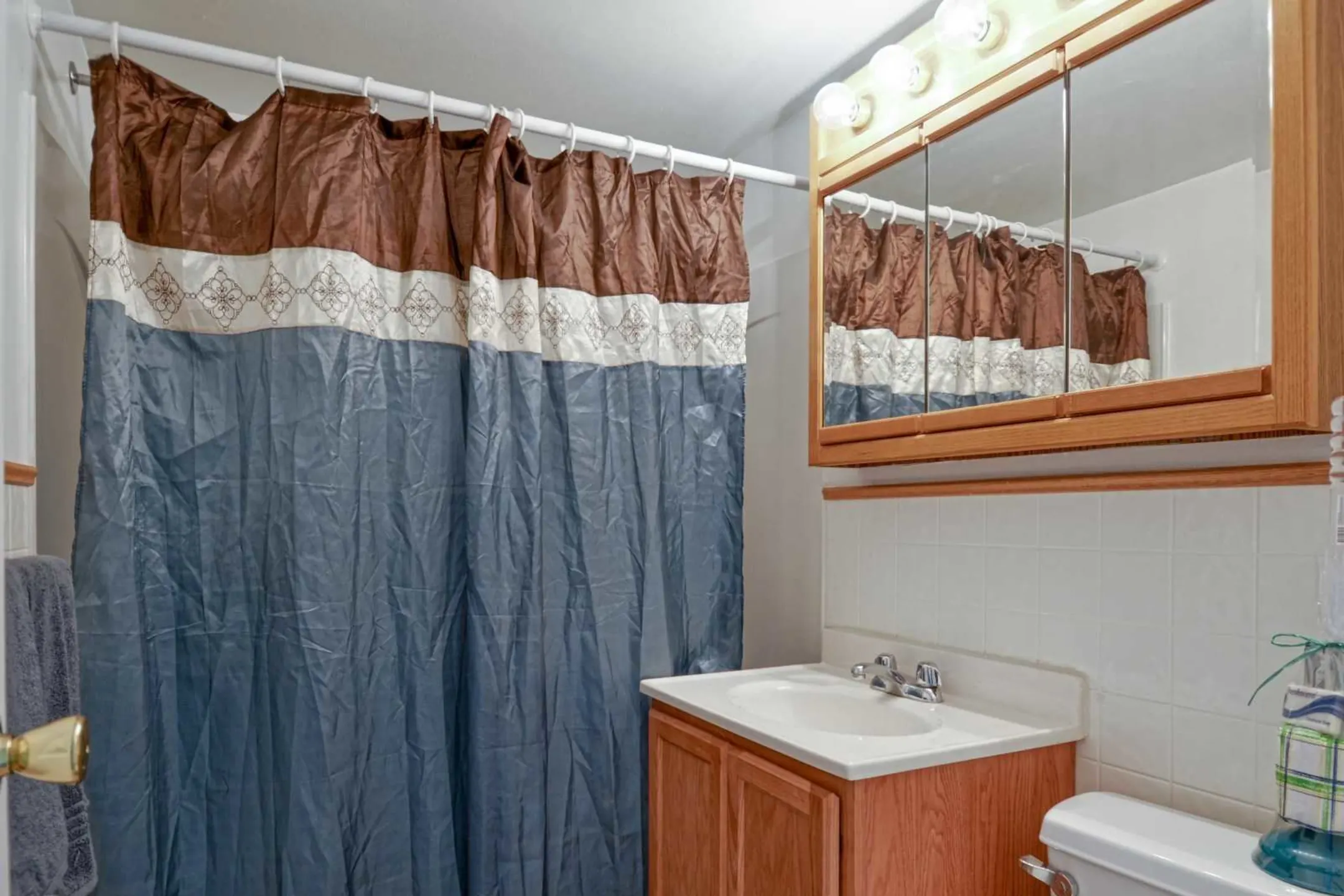 Bathroom - Village Of Pickering Run Apartments - Phoenixville, PA
