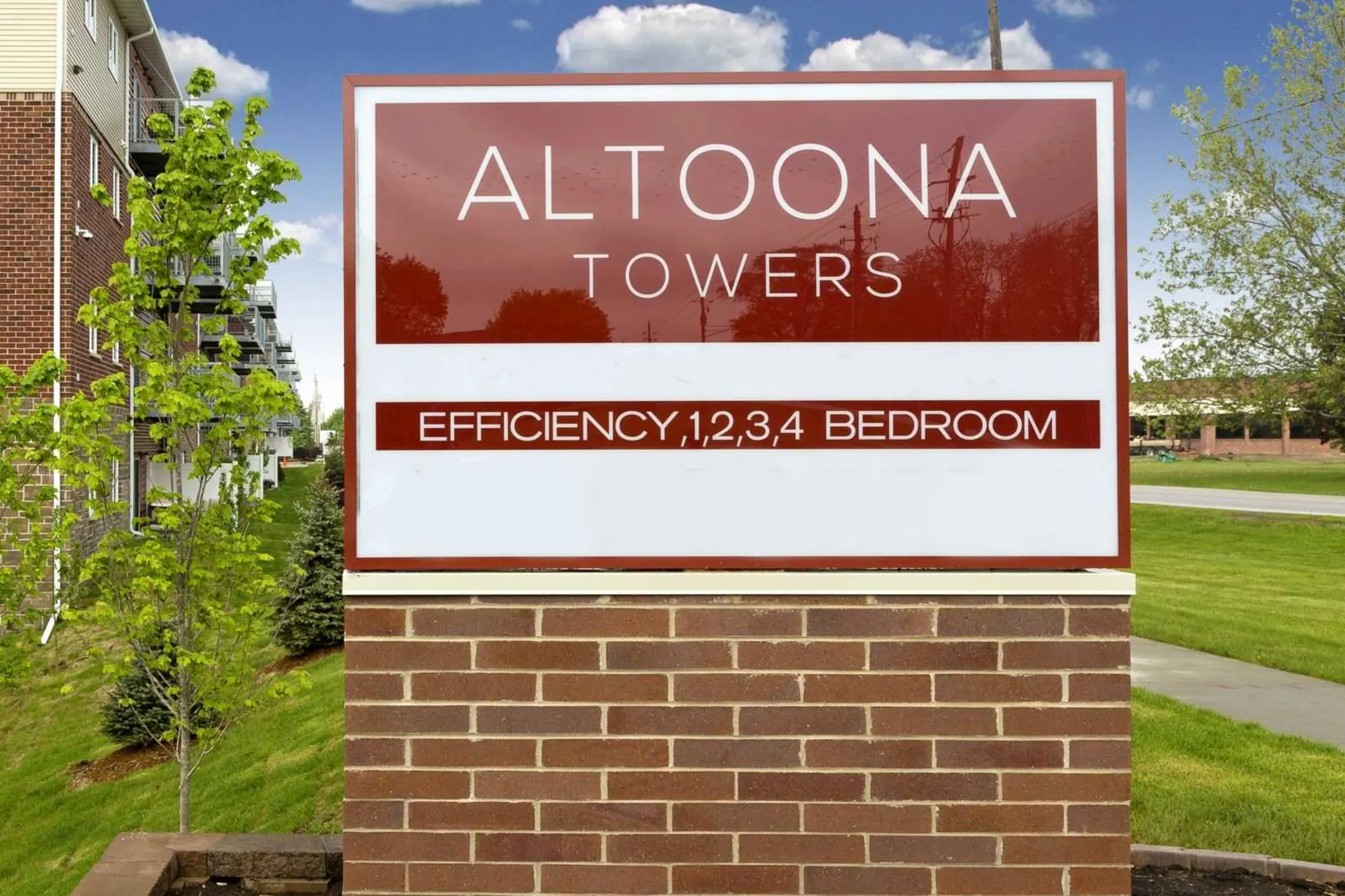 Altoona Towers 1414 Adventureland Dr Altoona IA Apartments For   25ecfce082d2079d8b0990e4eabc9ed6