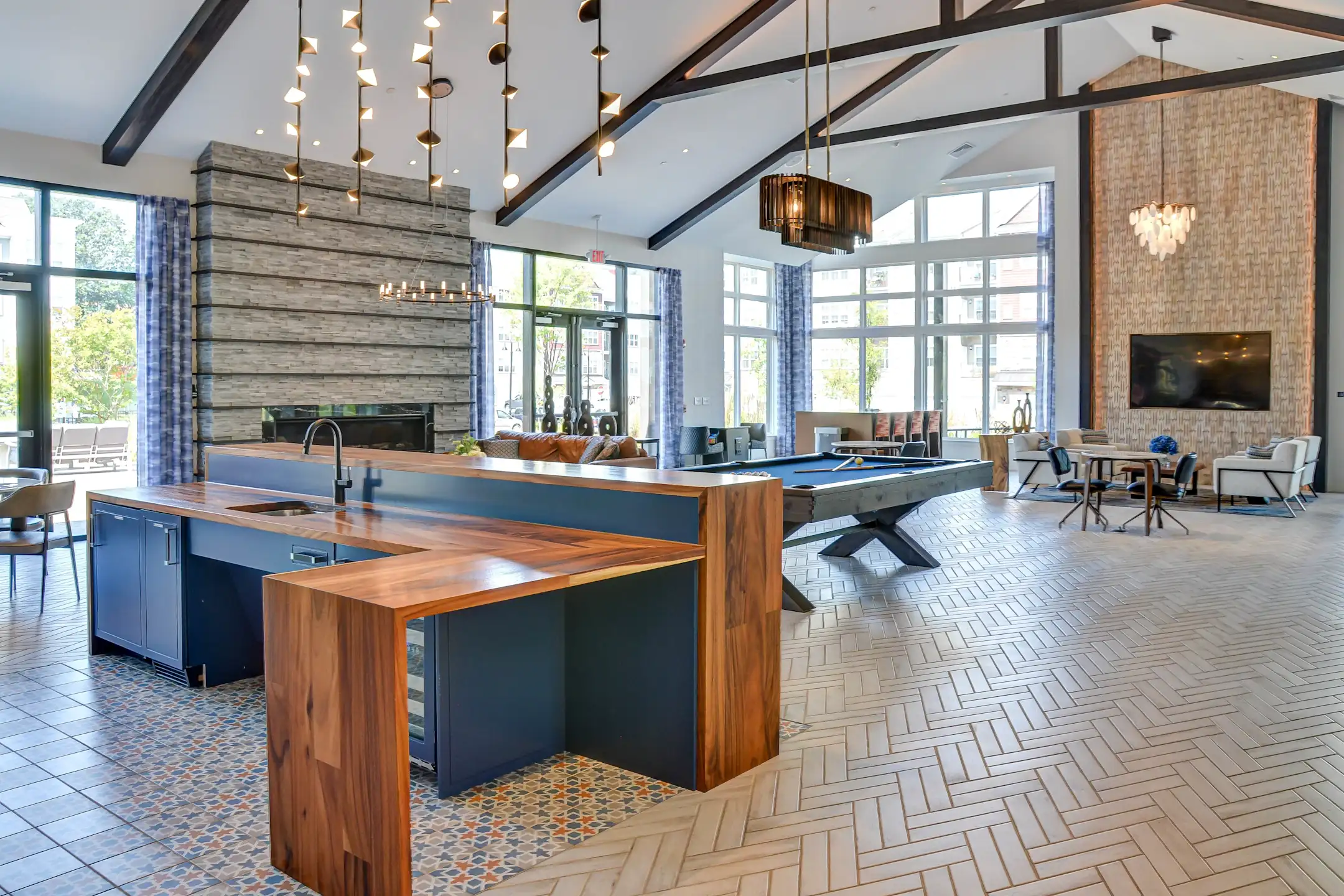 Rock Pointe 1 Rock Pointe Place Rockaway, NJ Apartments for Rent