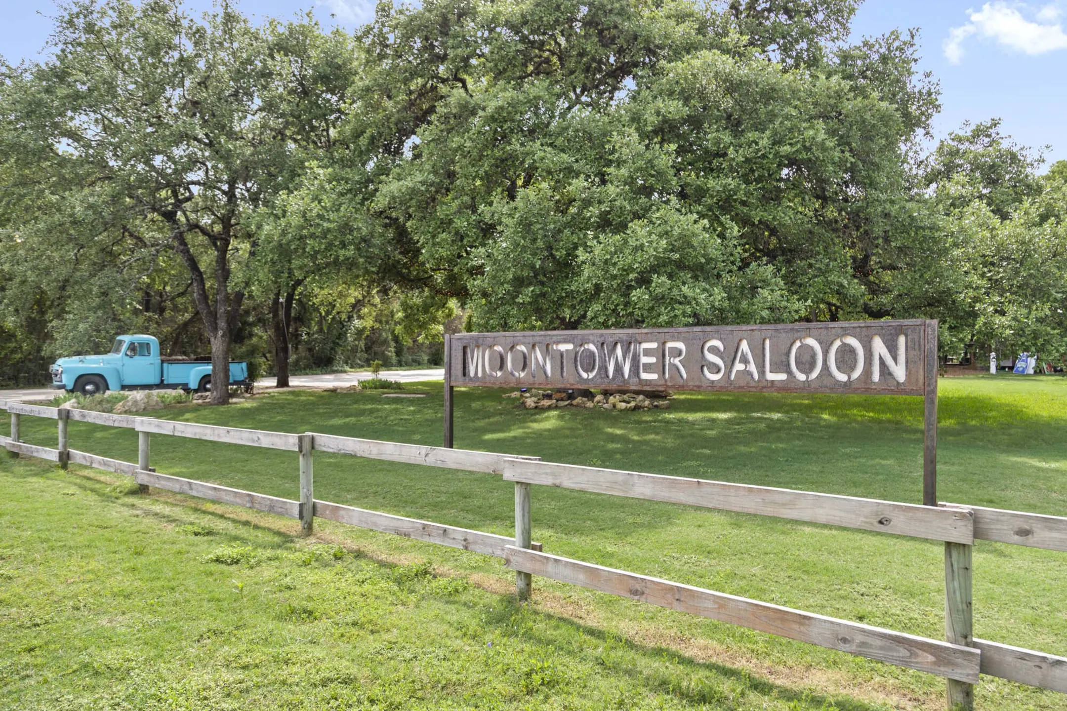 Community Signage - Camden Shadow Brook - Austin, TX