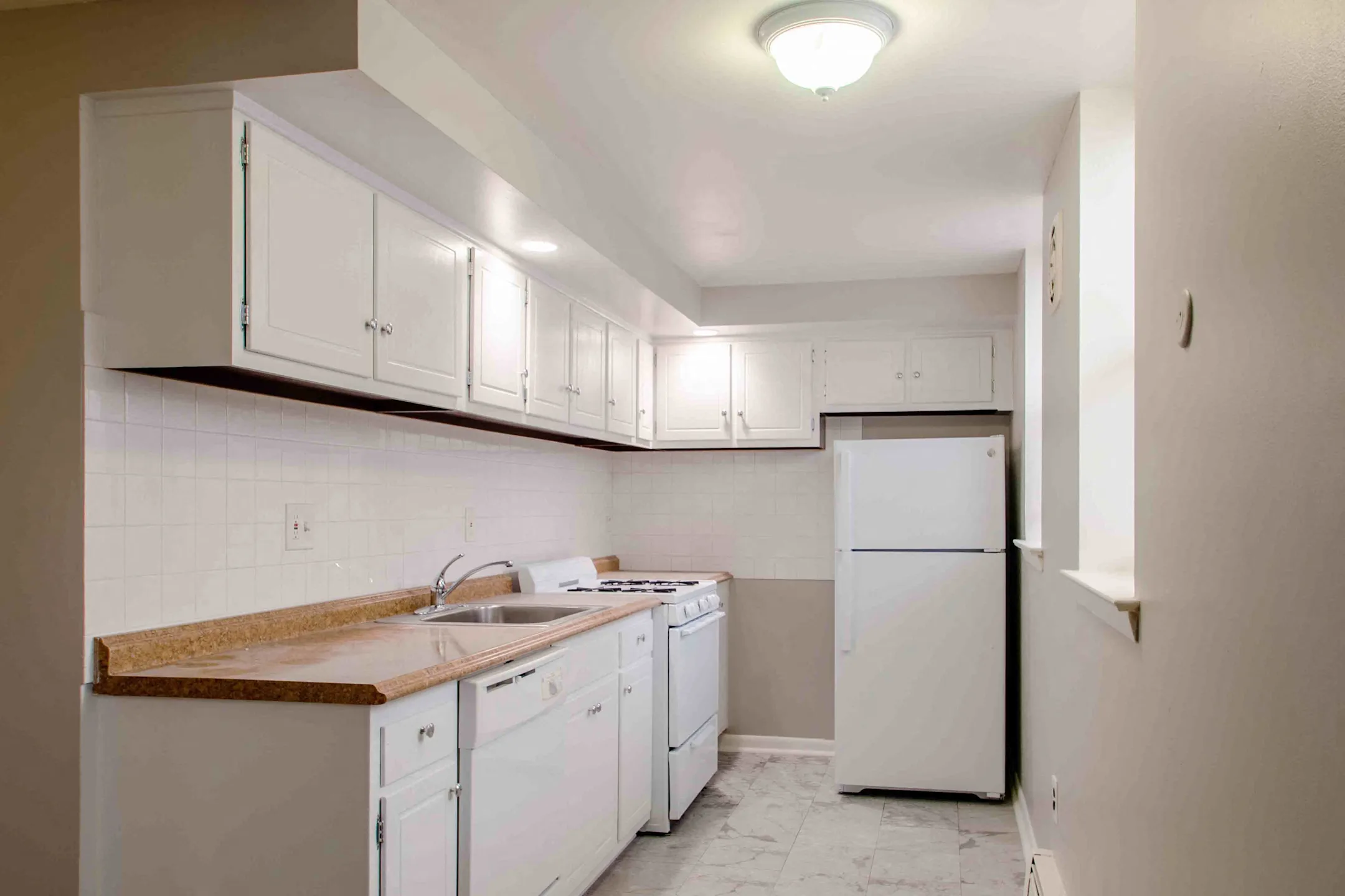 Oxford Towers 7210 Oxford Ave Philadelphia, PA Apartments for Rent