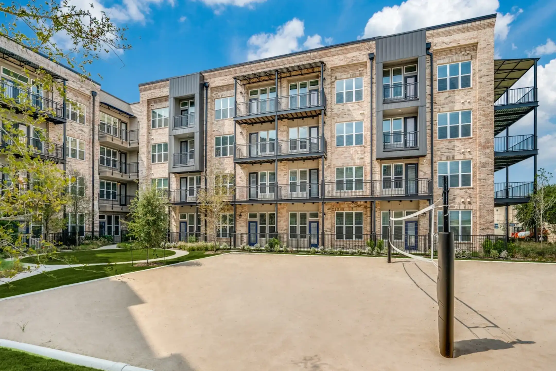 Wallis and Baker Apartments Grapevine, TX 76051