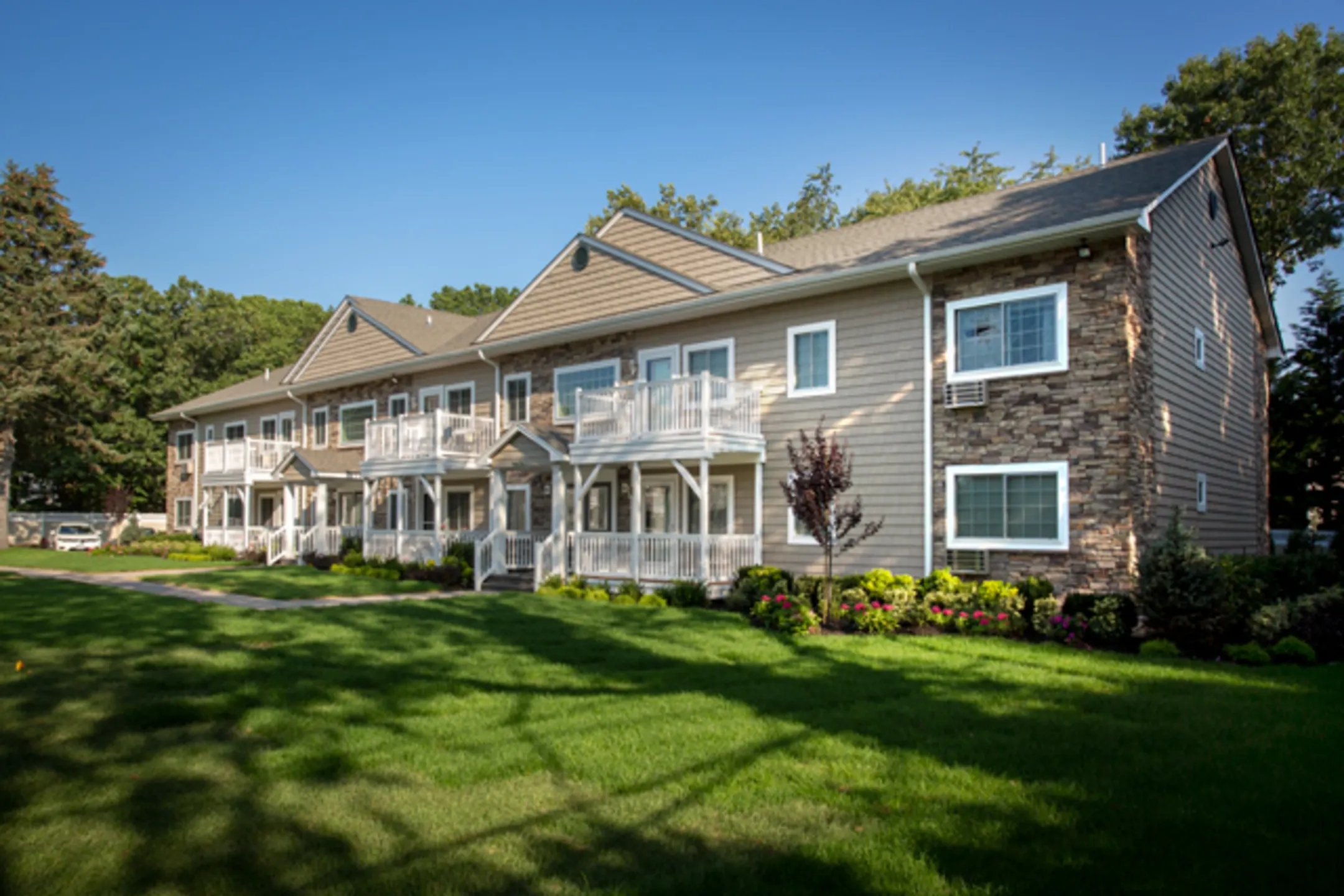 Fairfield Estates At St. James 206 Jefferson Ave Saint James, NY