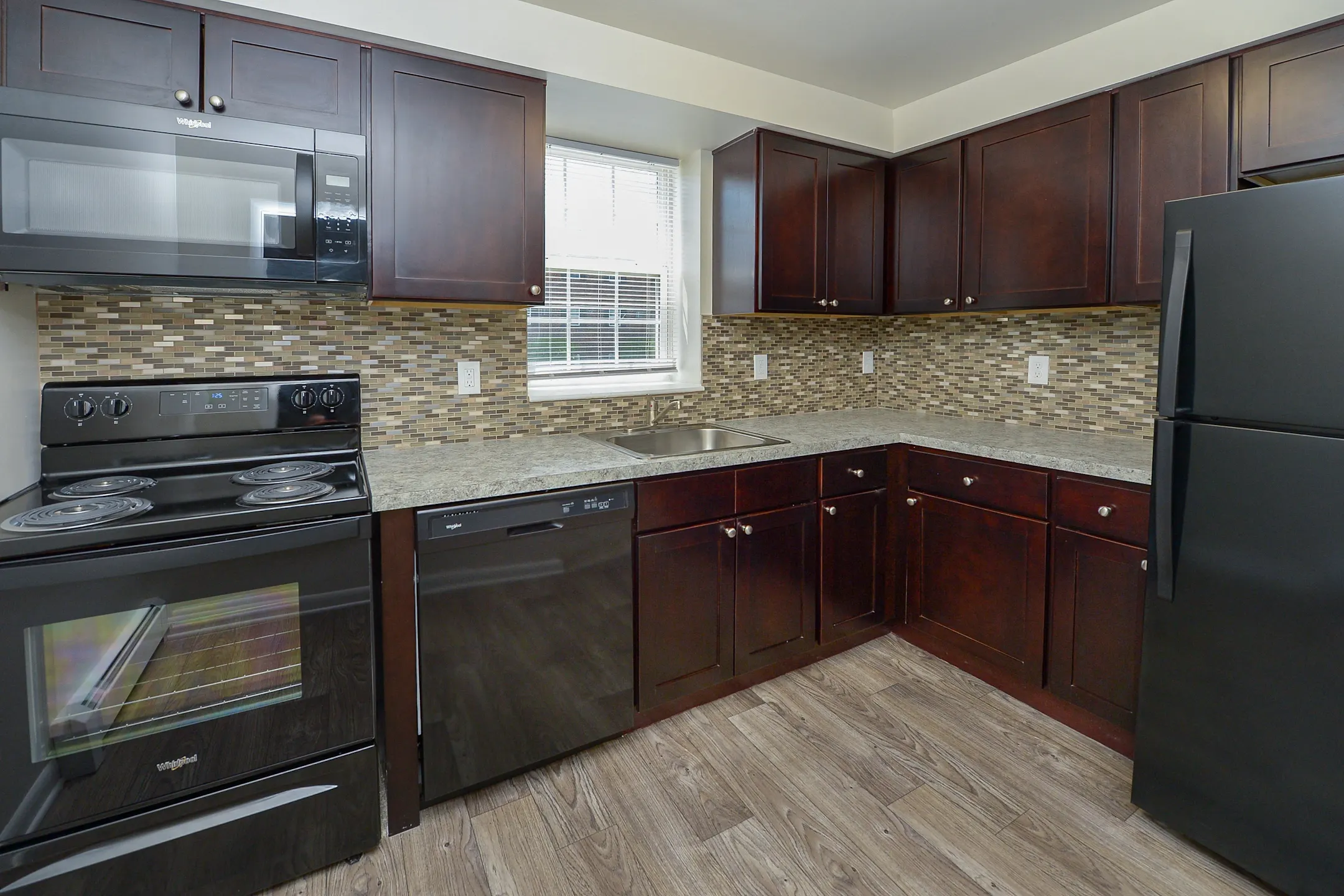 Woodacres Apartment Homes 915 Cedartree Ln Claymont, DE Apartments