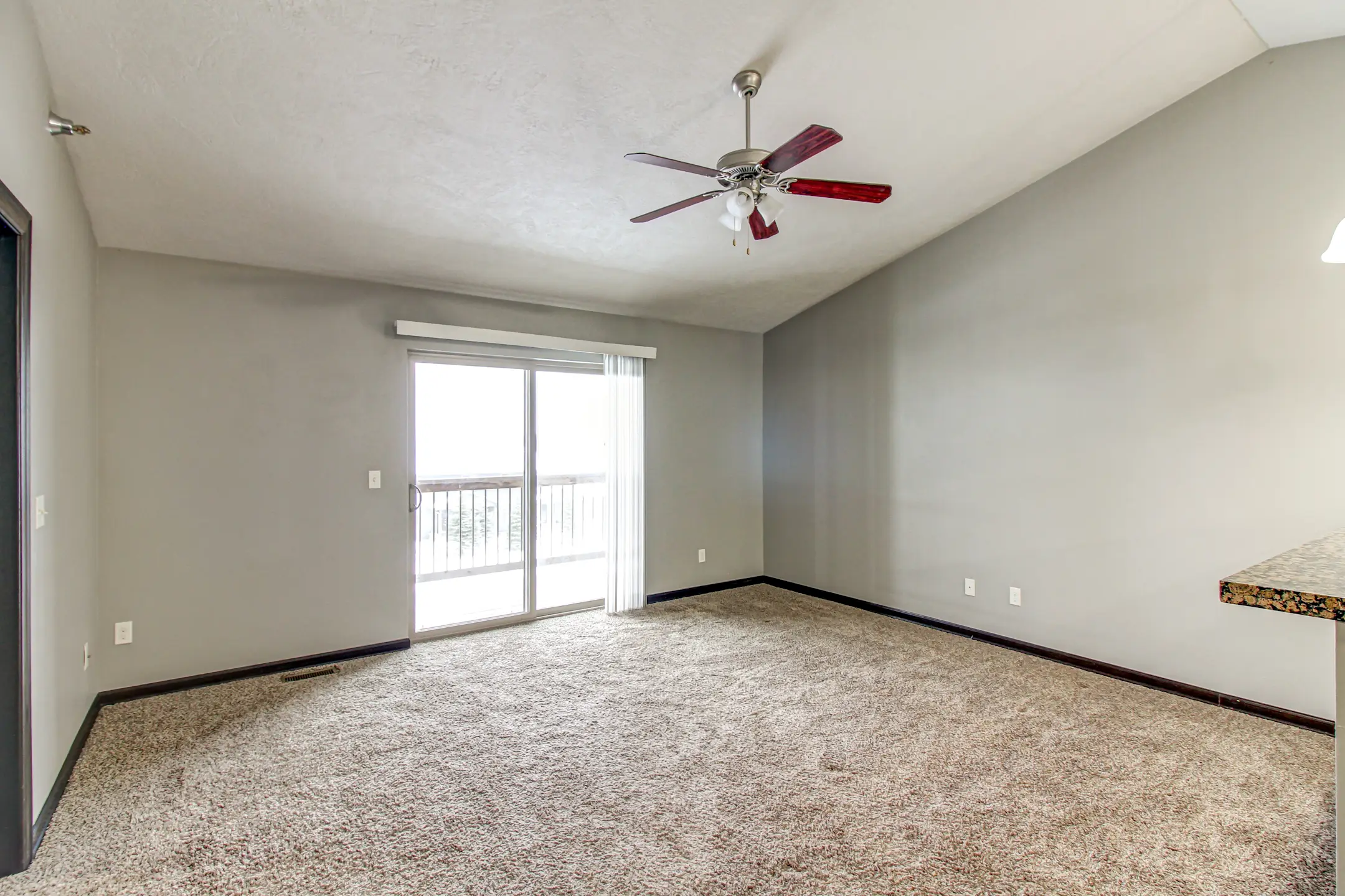 Living Room - THE VILLAGE AT THREE FOUNTAINS - Sioux Falls, SD