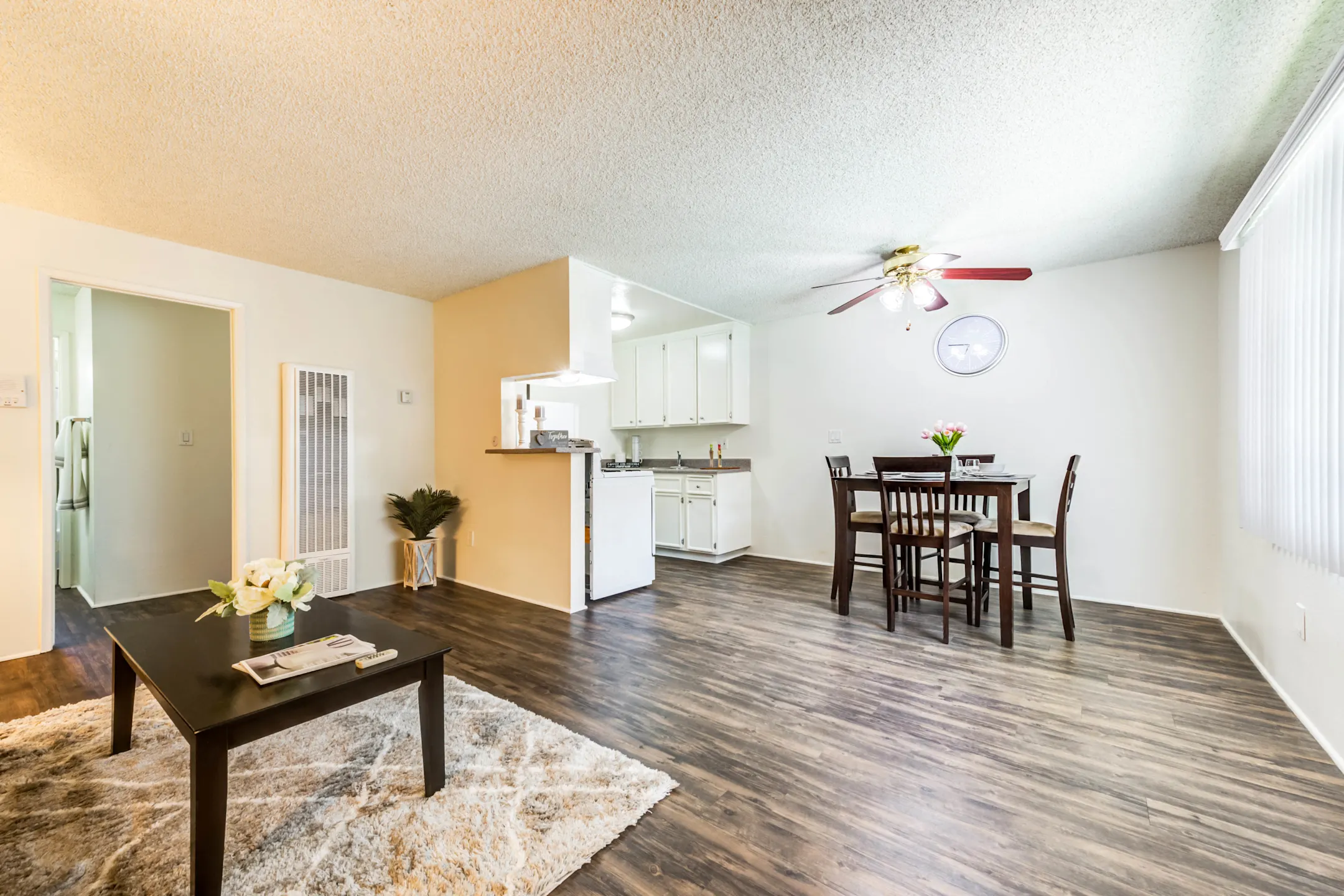 The Newporter Apartments Apartments Tarzana, CA 91356