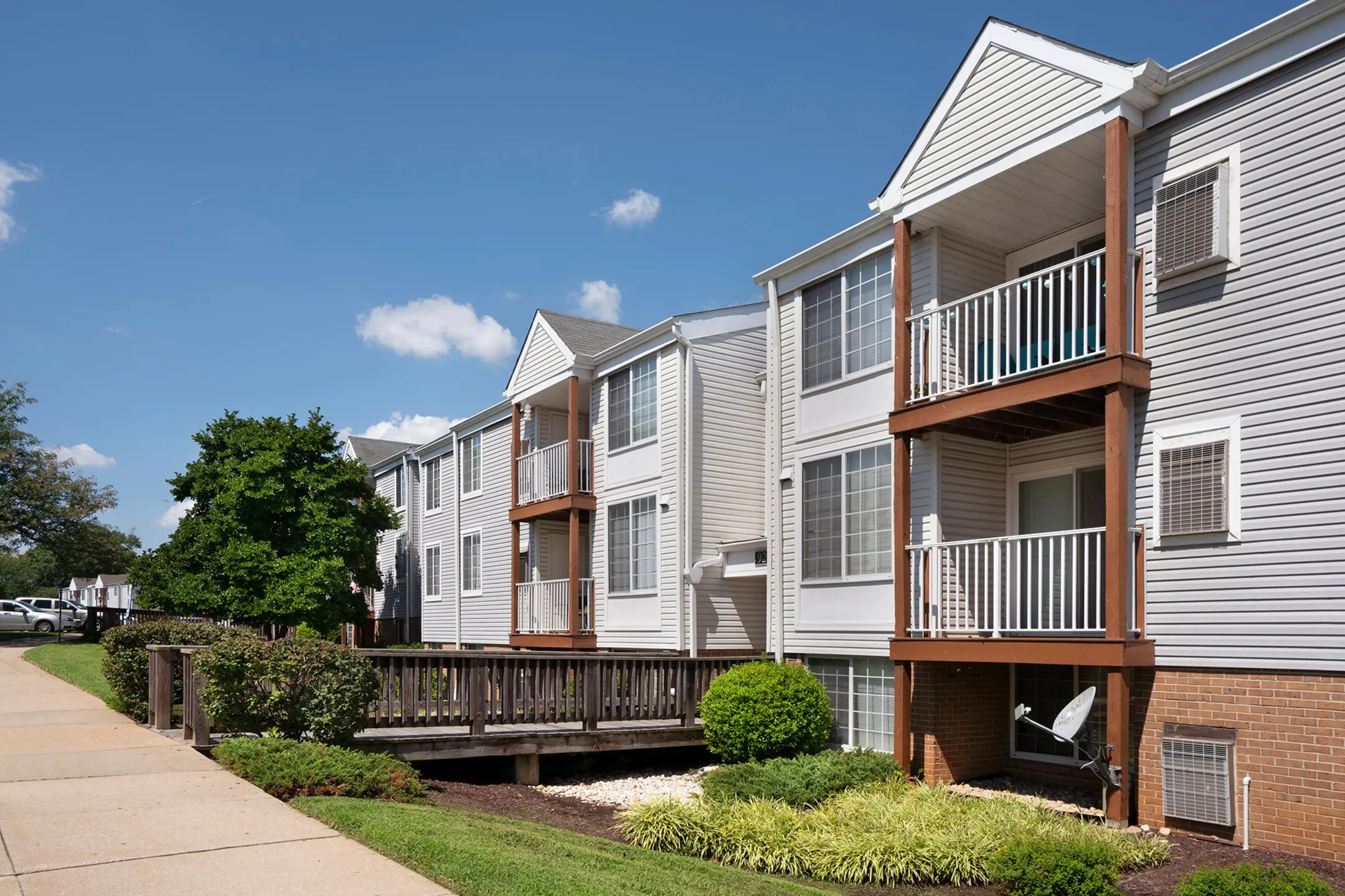 Building - The Apartments at Canterbury - Rosedale, MD