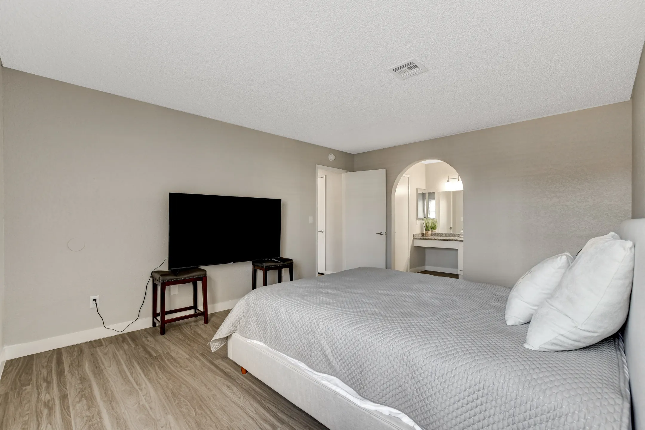 Sandpiper Apartments - Las Vegas, NV 89102