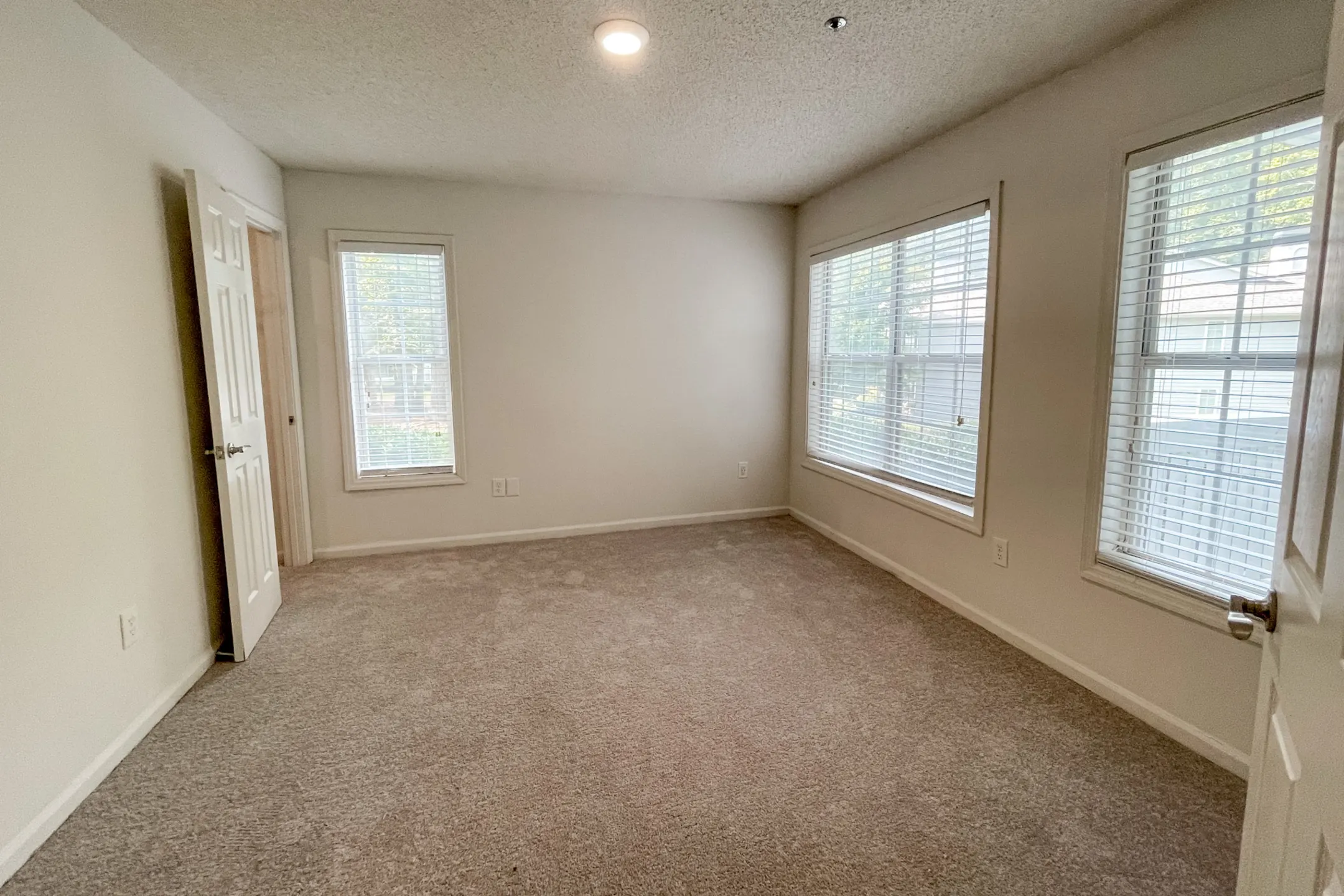 The Crest at Berkeley Lake Apartment Homes Apartments Duluth, GA 30096