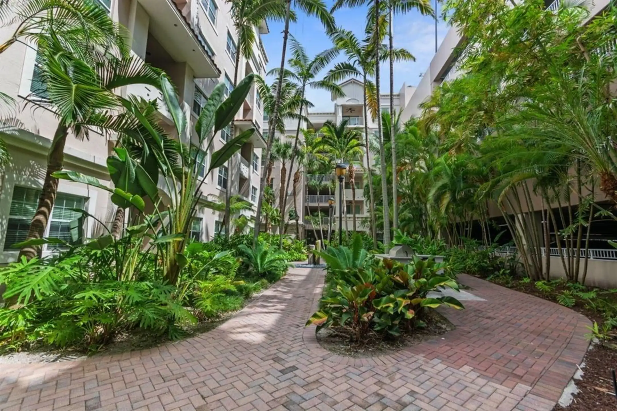 Monteverde at Renaissance Park 1605 Renaissance Commons Blvd