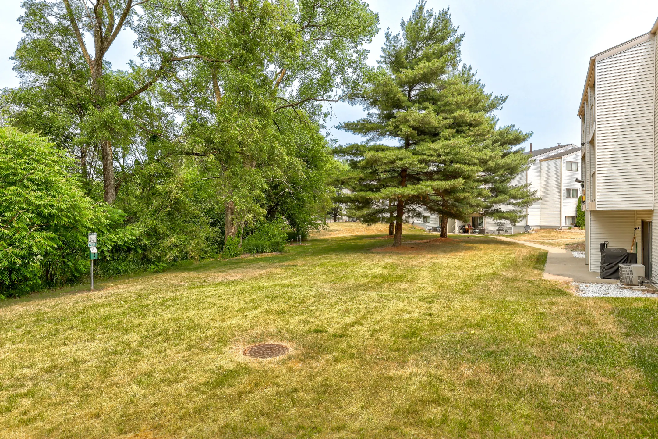 Country Knoll Apartments Plainwell, MI 49080