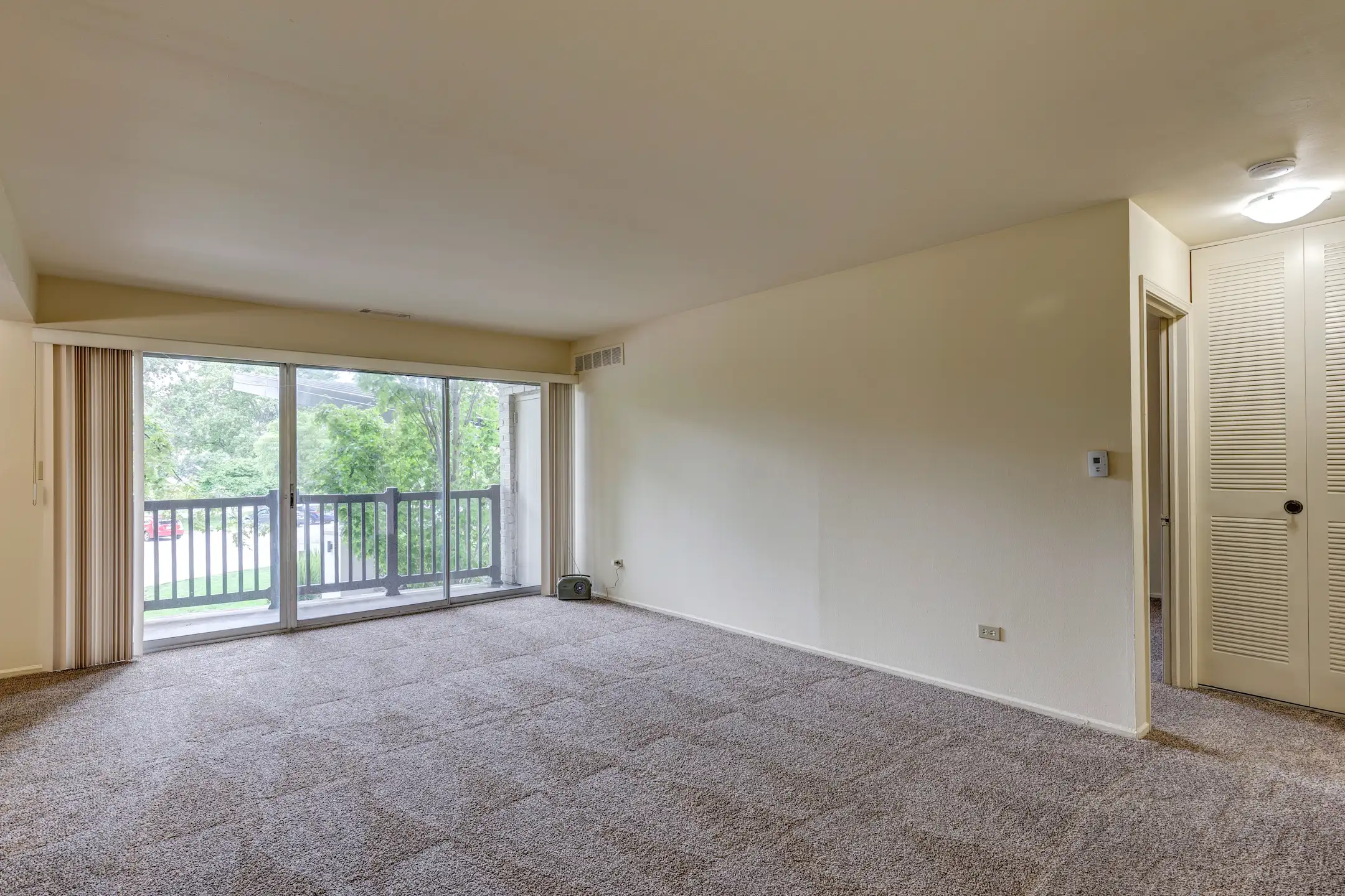 Stonebridge of Arlington Heights Apartments Arlington Heights, IL 60004