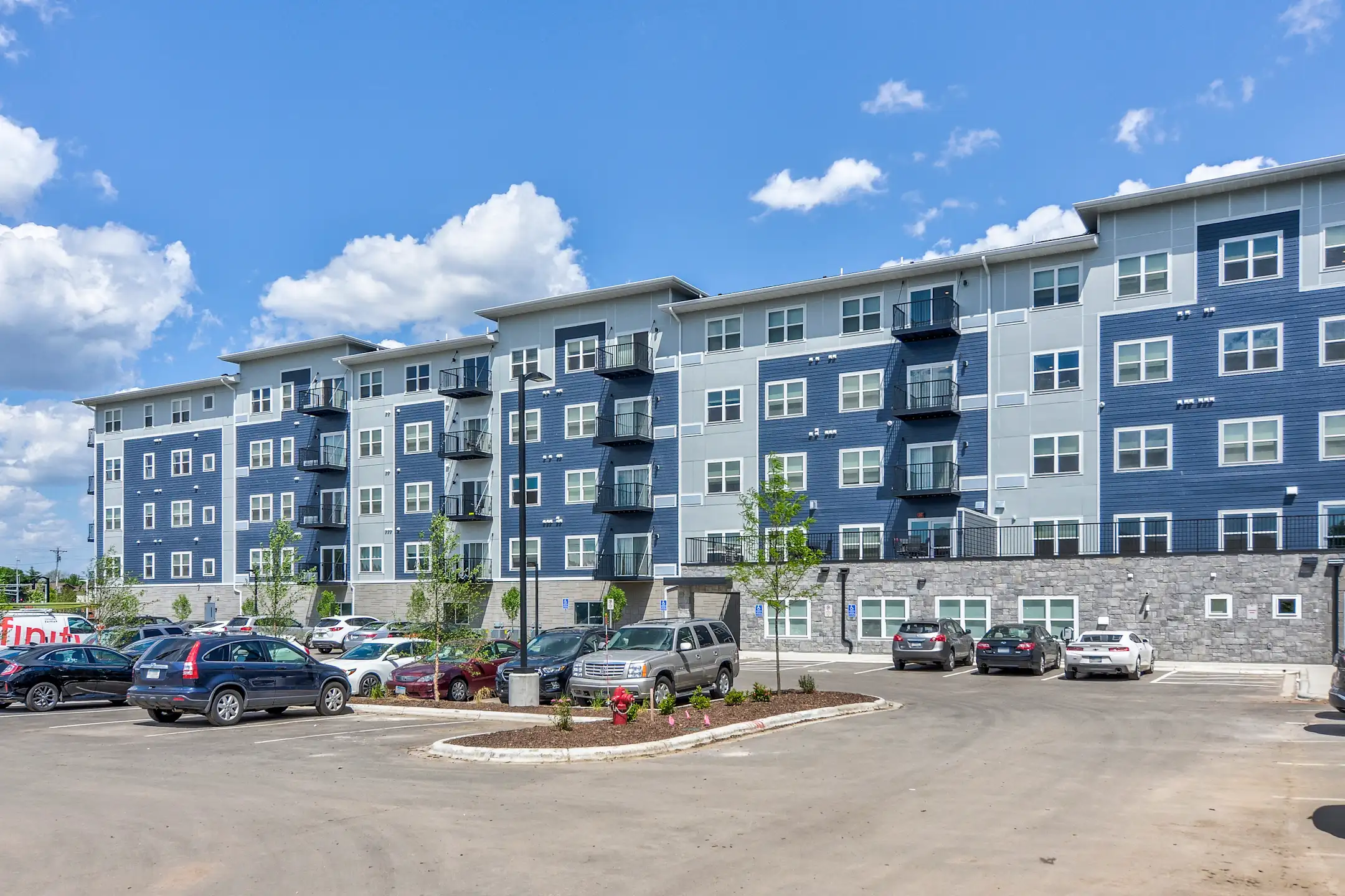 Flats at Neill Park Apartments Burnsville, MN 55337