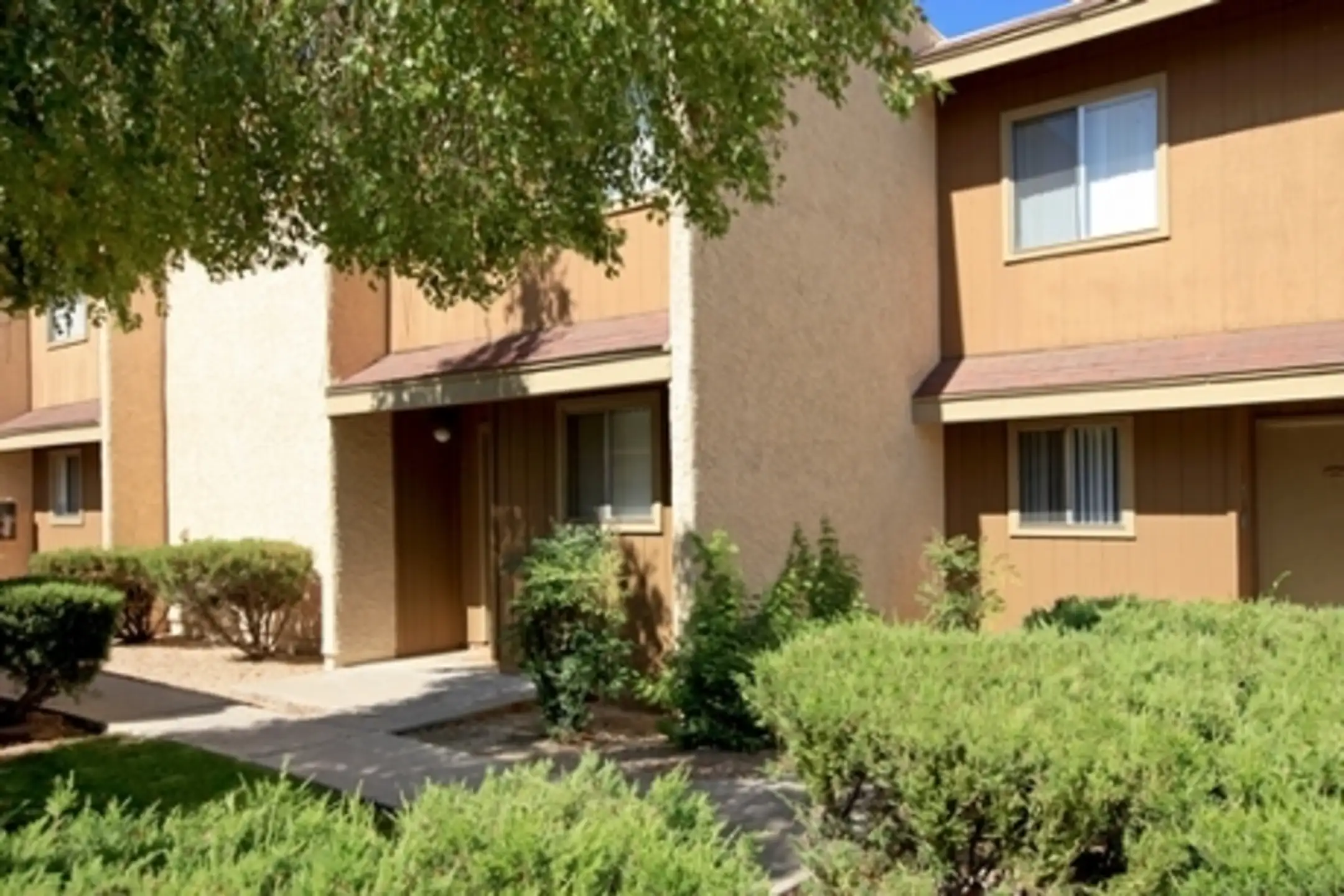 village-square-14014-n-32nd-st-phoenix-az-apartments-for-rent-rent