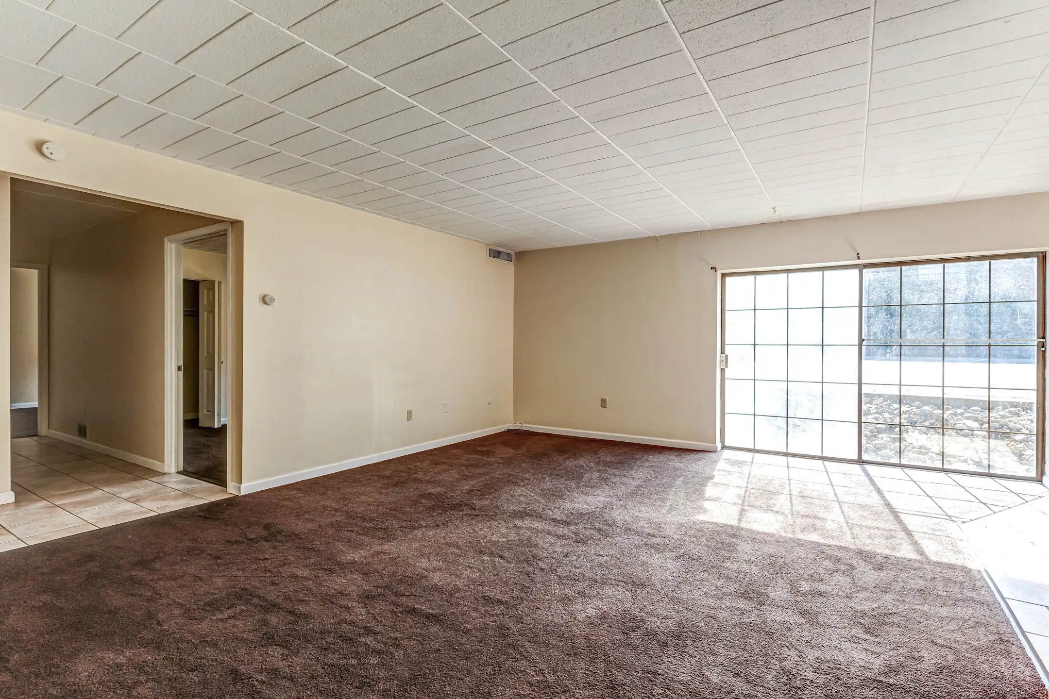 Colonial Arms Apartments Monaca, PA 15061