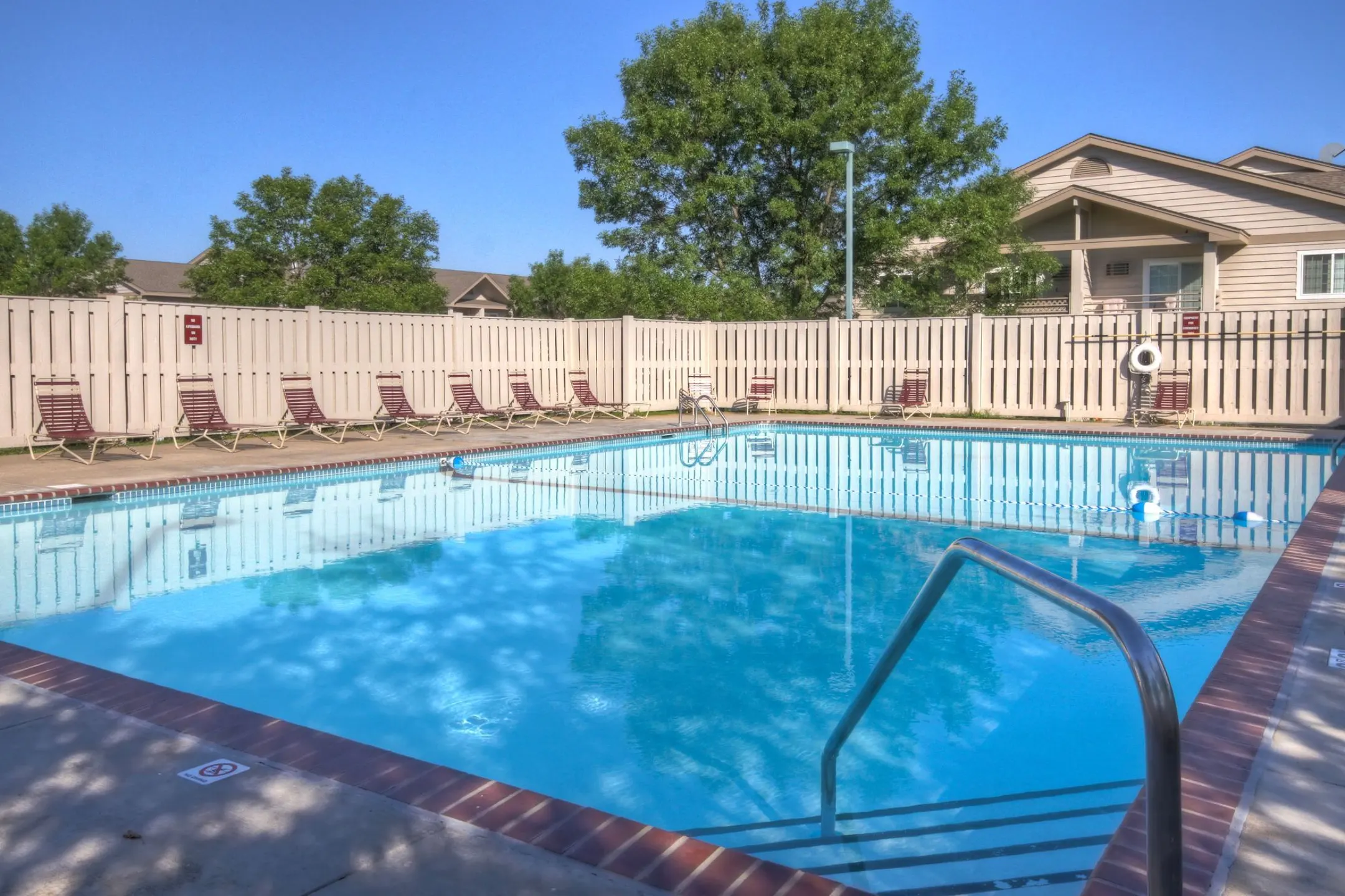 Cutters Grove Apartment Homes Apartments Anoka, MN 55303