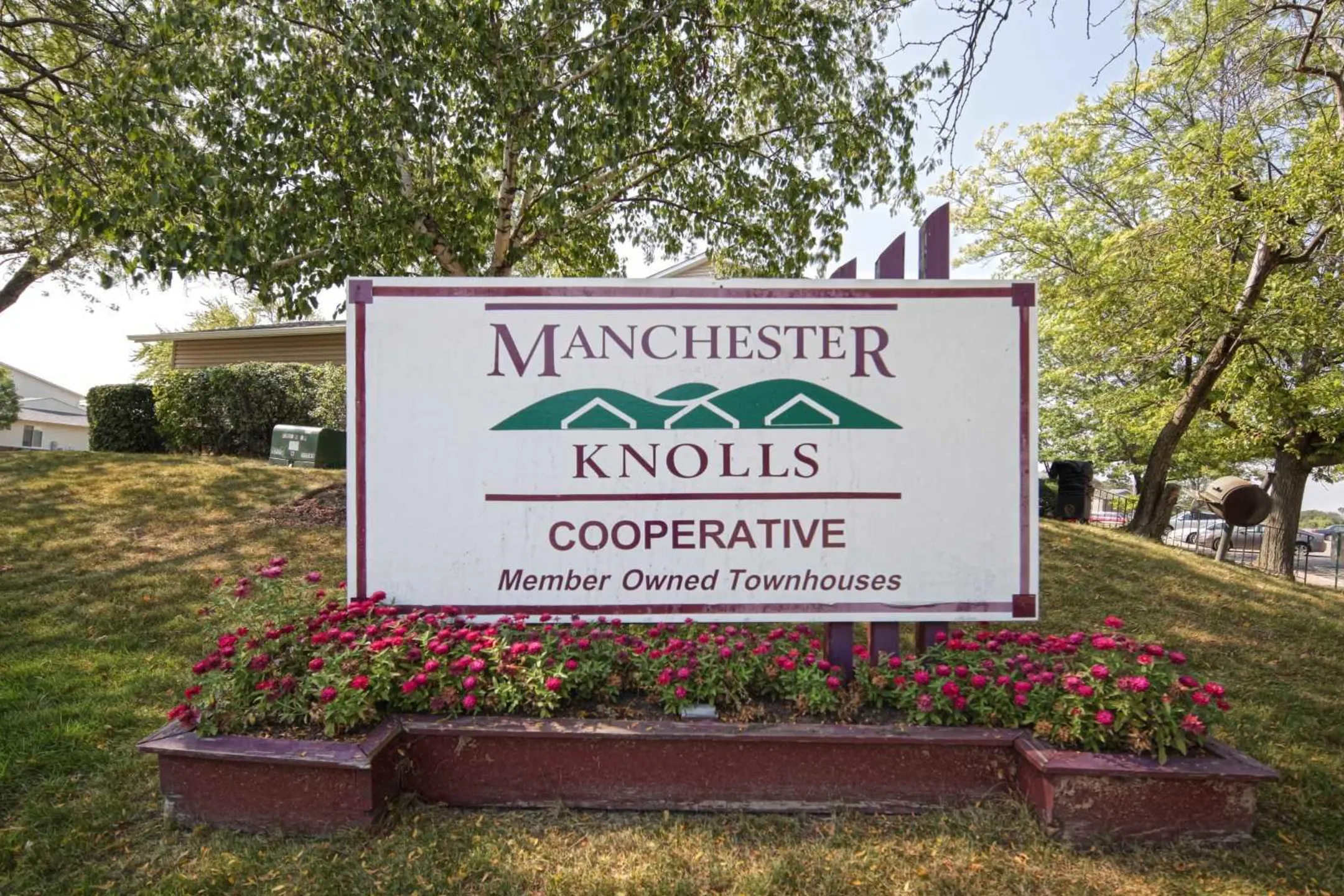 Community Signage - Manchester Knolls - North Chicago, IL