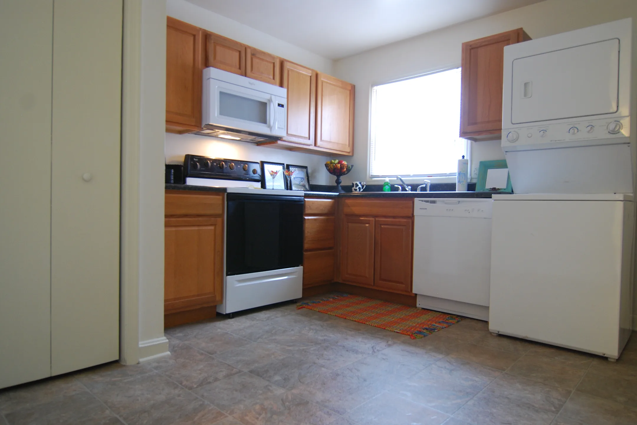 Colonial Square Apartments Aylett, VA 23009