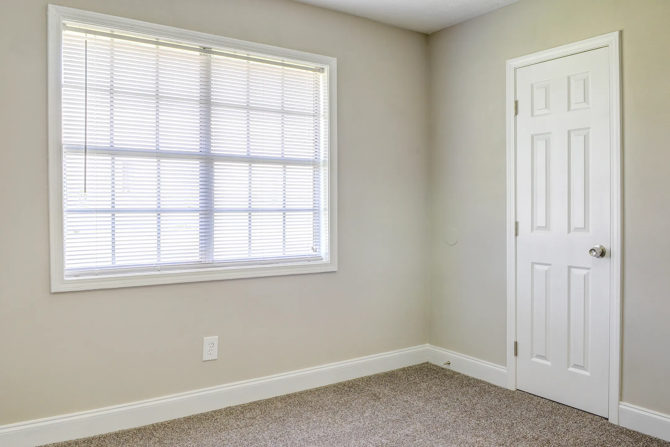 Chamblee Square 2452 Chamblee Tucker Rd Atlanta, GA Apartments for