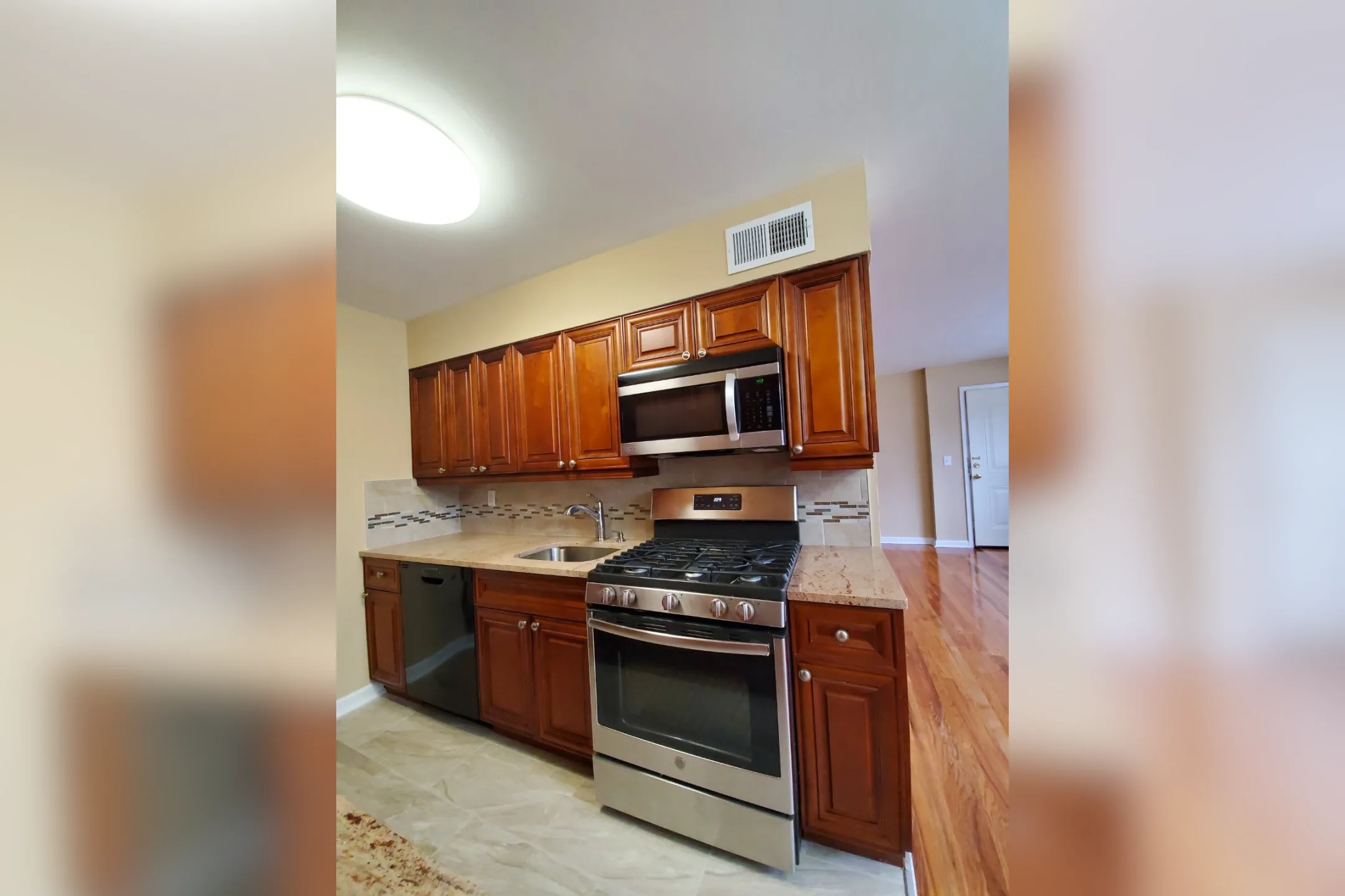 Mall & Starview Gardens Apartments Mahwah, NJ 07430