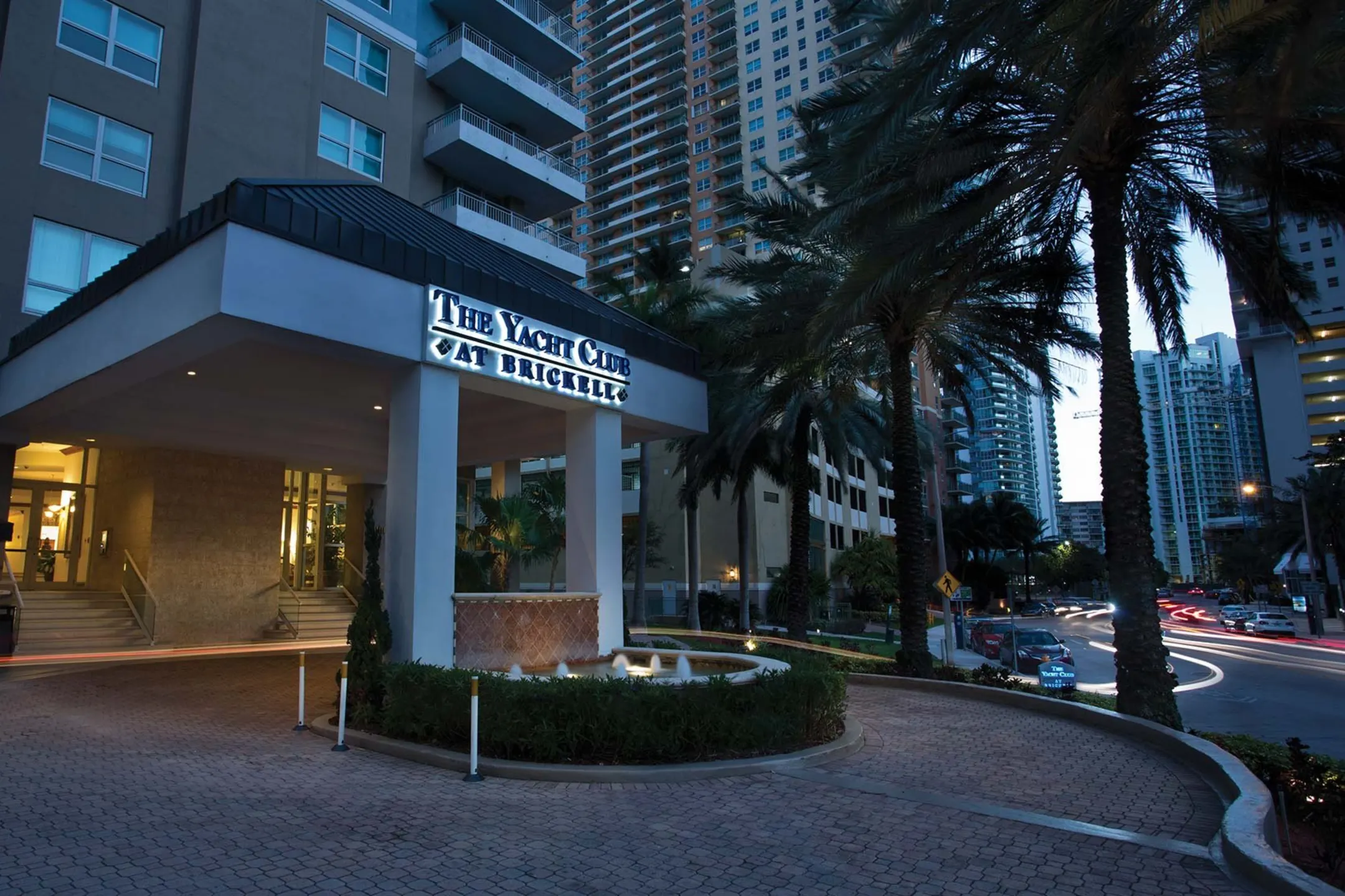 yacht club at brickell apartments reviews