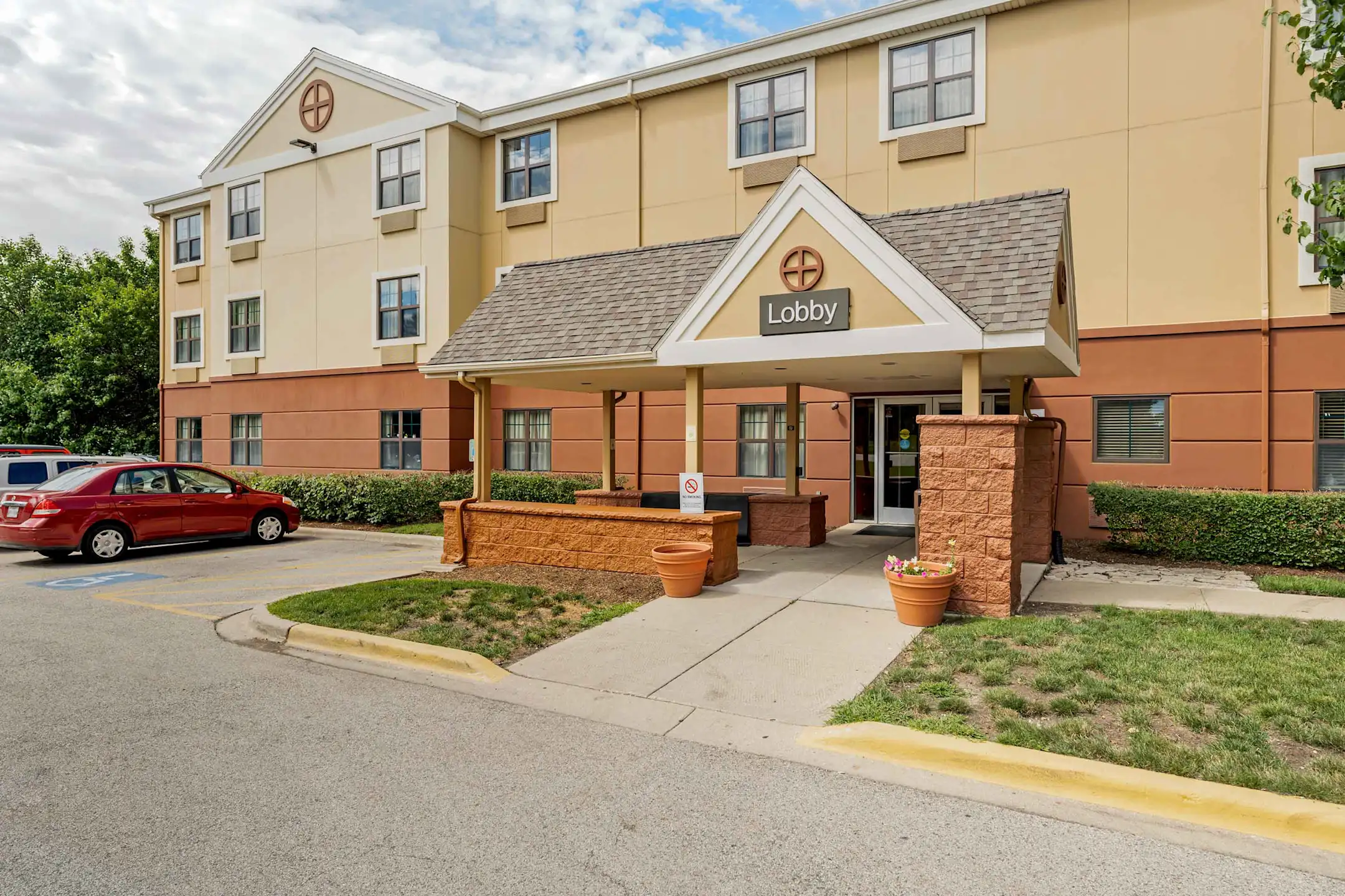 Furnished Studio Chicago Gurnee Apartments Gurnee, IL 60031