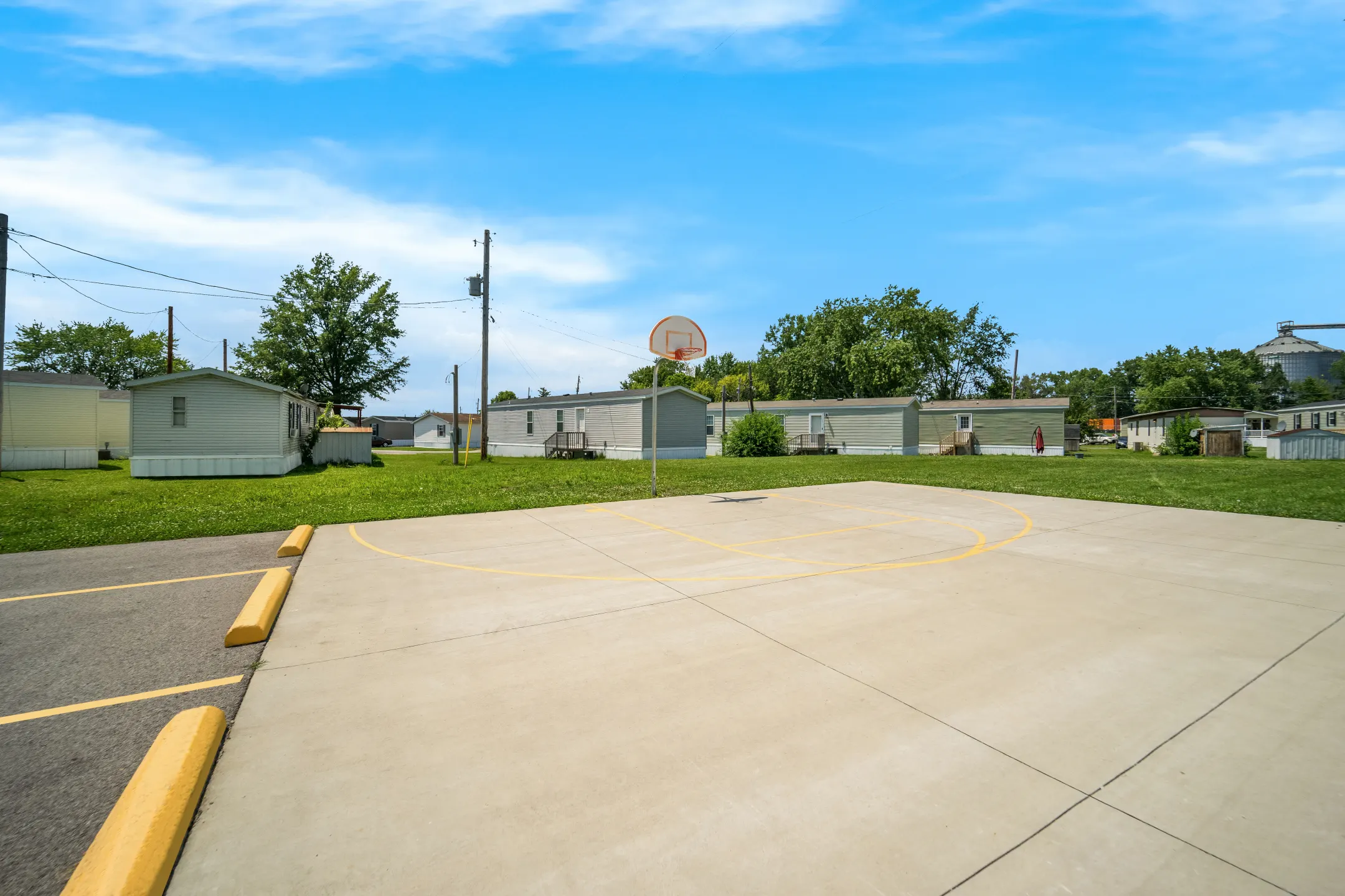 Buckeye Trails Apartments Lockbourne, OH 43137