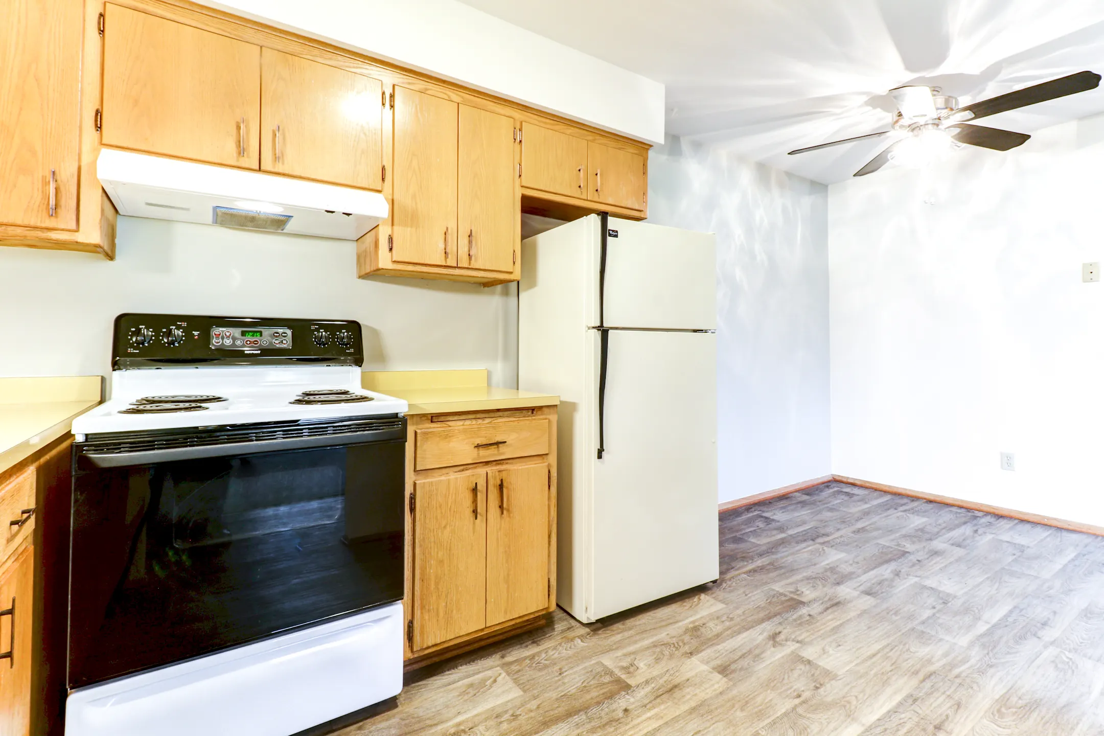 Ridge Manor Apartments Apartments Hales Corners, WI 53130