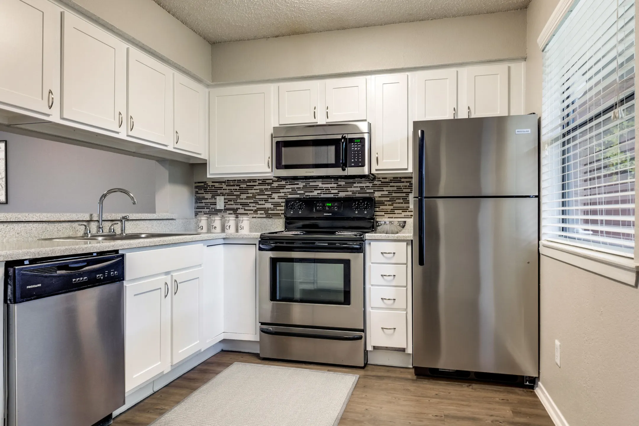 The Cottages on Edmonds Apartments - Lewisville, TX 75067