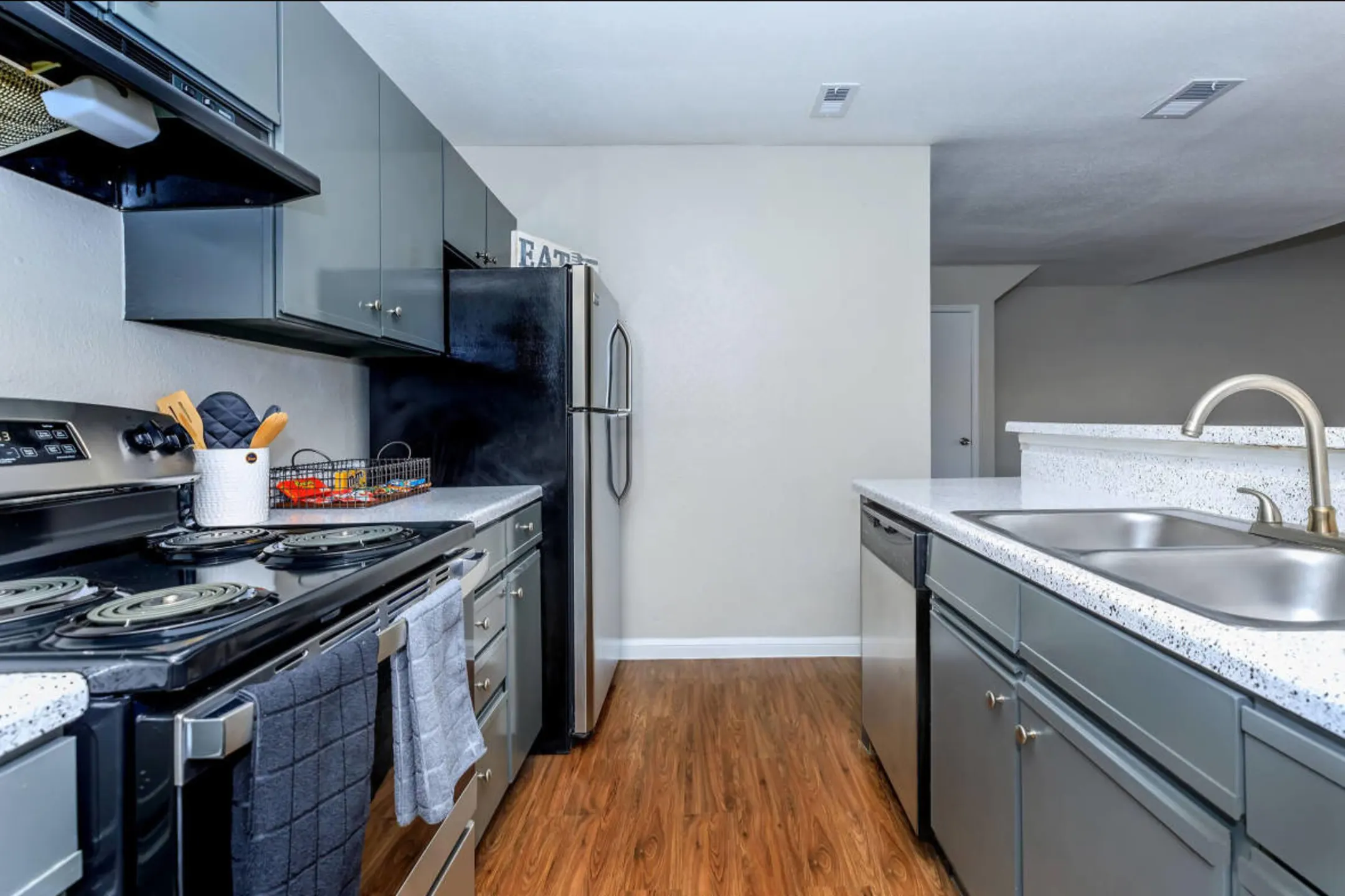 77598 Luxury Properties Apartments ster, TX 77598